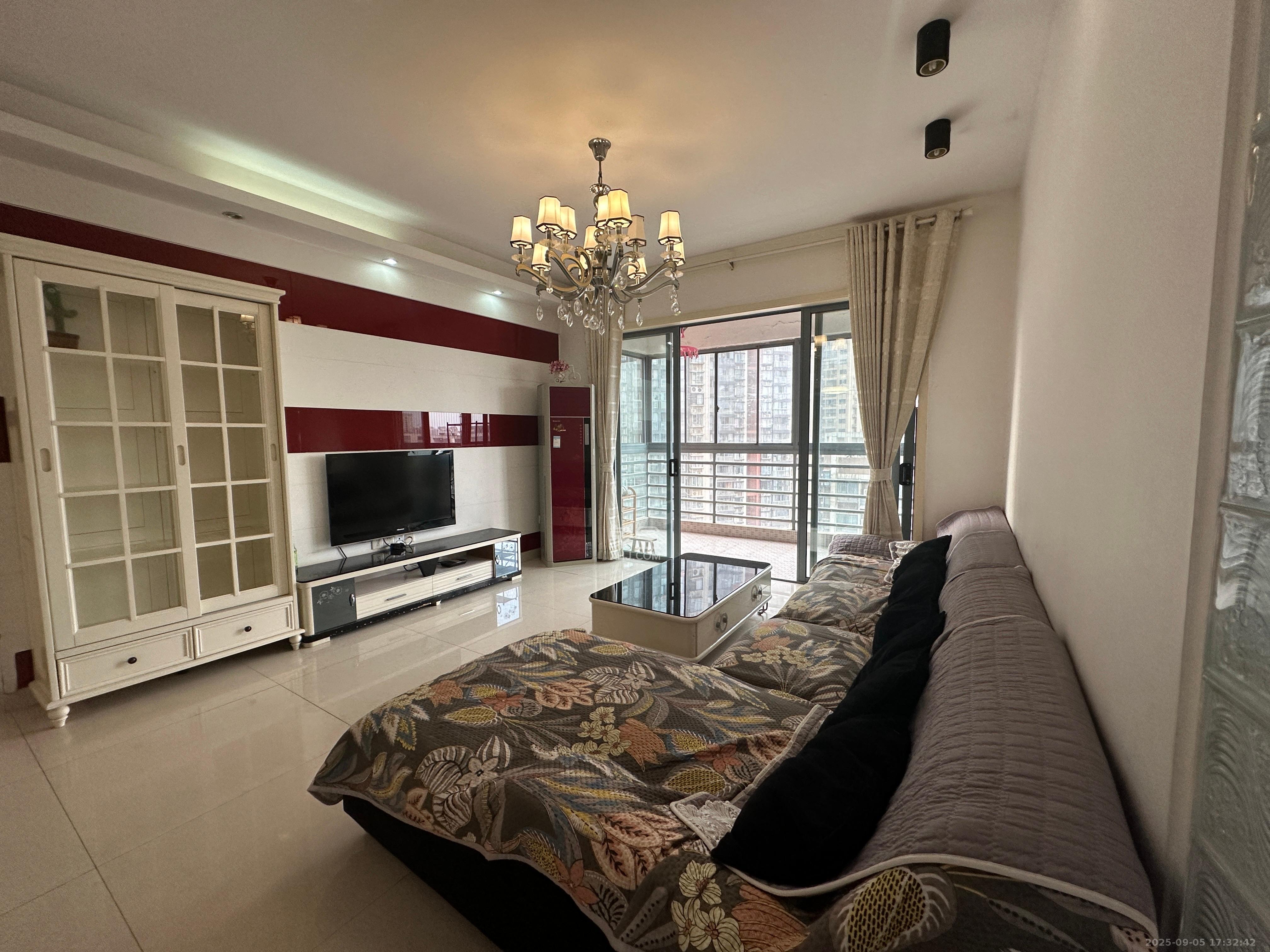 滨江君悦香邸 3室2厅2卫 3300.0元/月 滨江君悦香邸 3室2厅2卫 3300.0元/月室内图