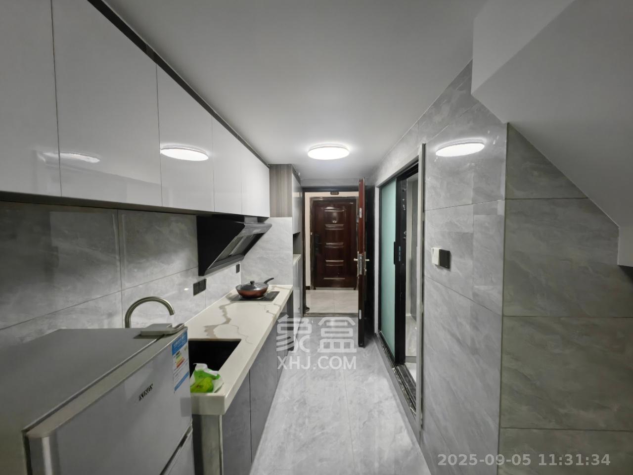 新长海D1站 1室1厅1卫 1300.0元/月 新长海D1站 1室1厅1卫 1300.0元/月室内图