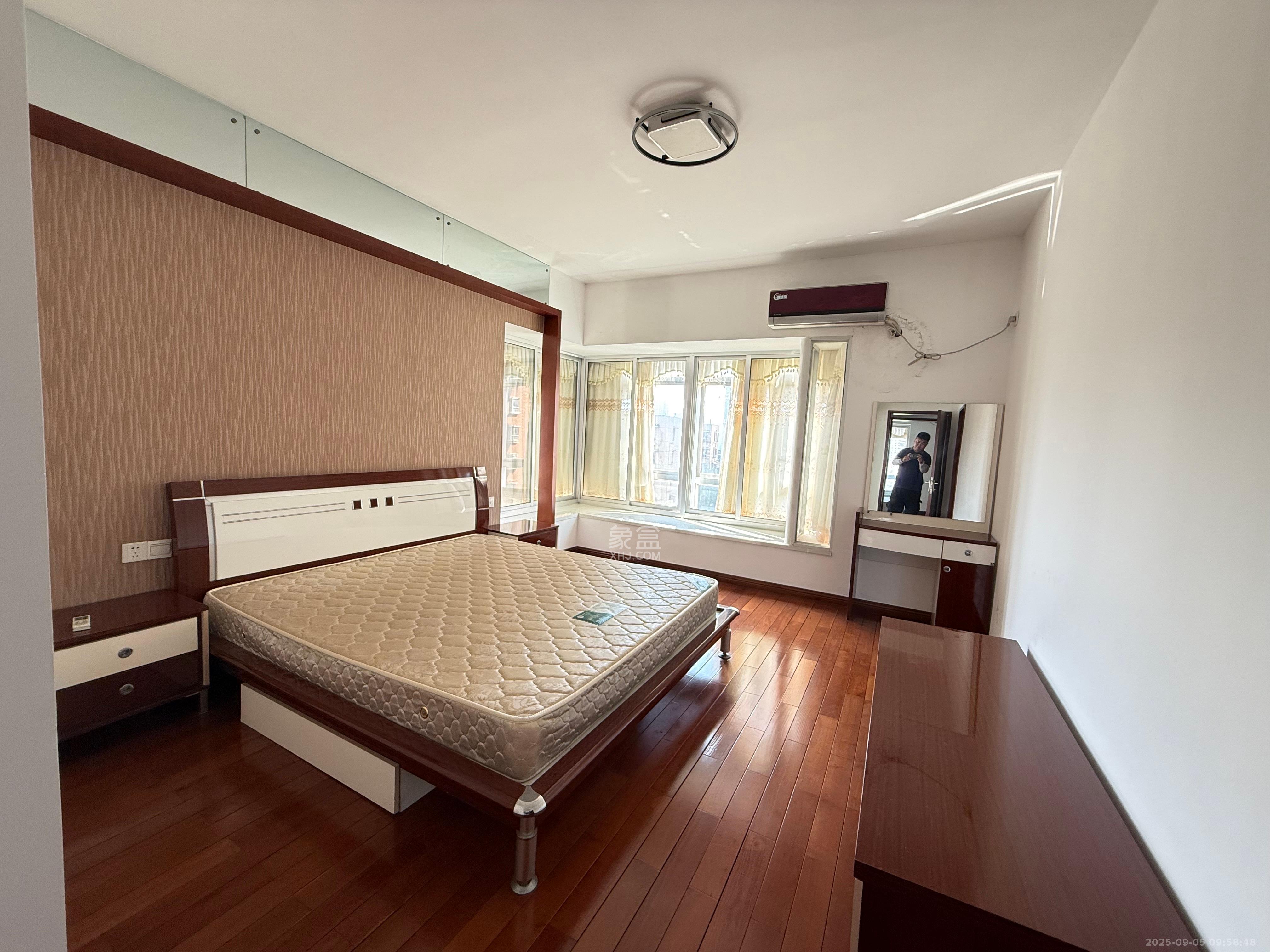 湘林家园（湘林小区电梯房）  4室2厅1卫    3500.0元/月室内图