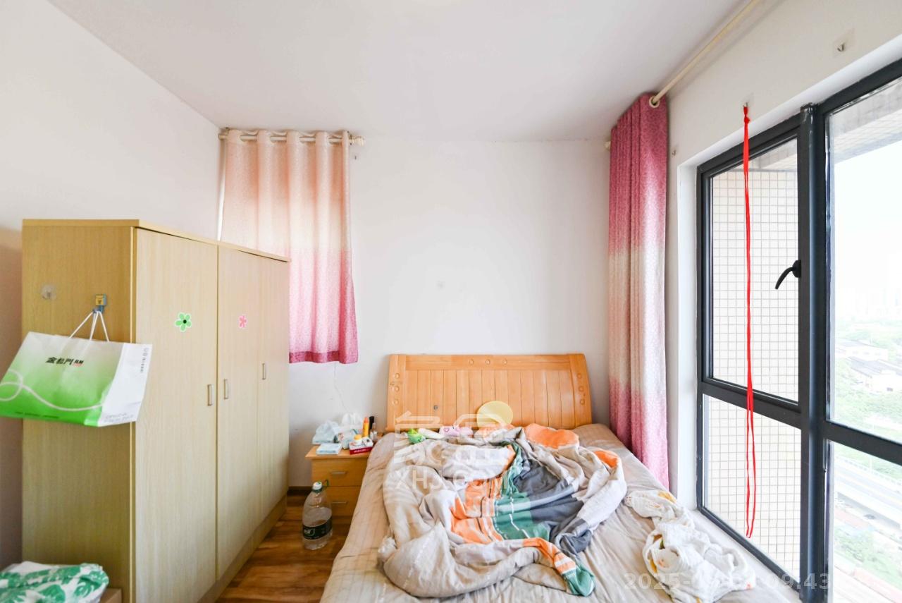 叠彩兰亭 3室2厅1卫 2300.0元/月 叠彩兰亭 3室2厅1卫 2300.0元/月室内图