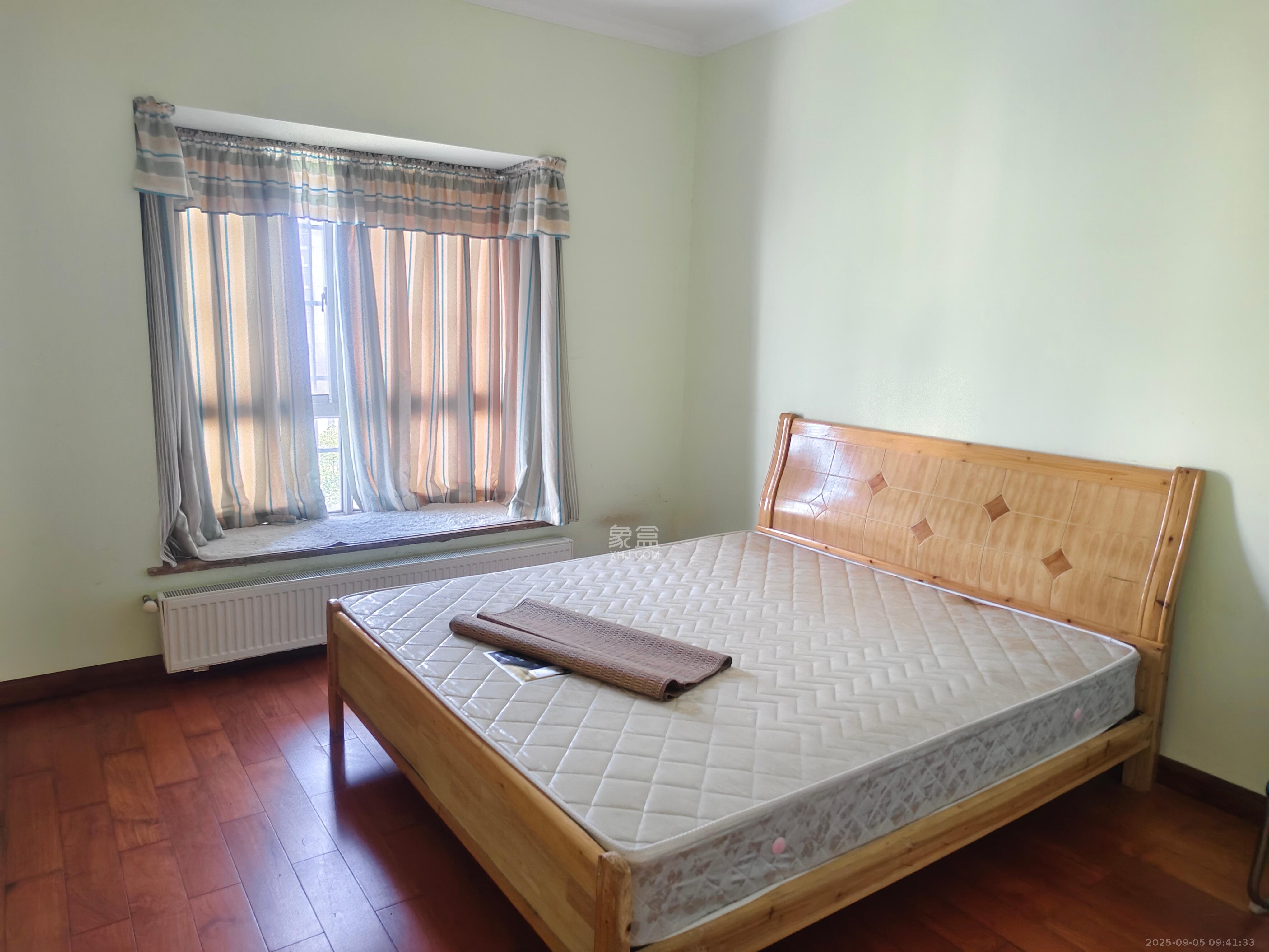 湘林家园(湘林小区电梯房) 4室2厅2卫 3600.0元/月 湘林家园(湘林小区电梯房) 4室2厅2卫 3600.0元/月室内图