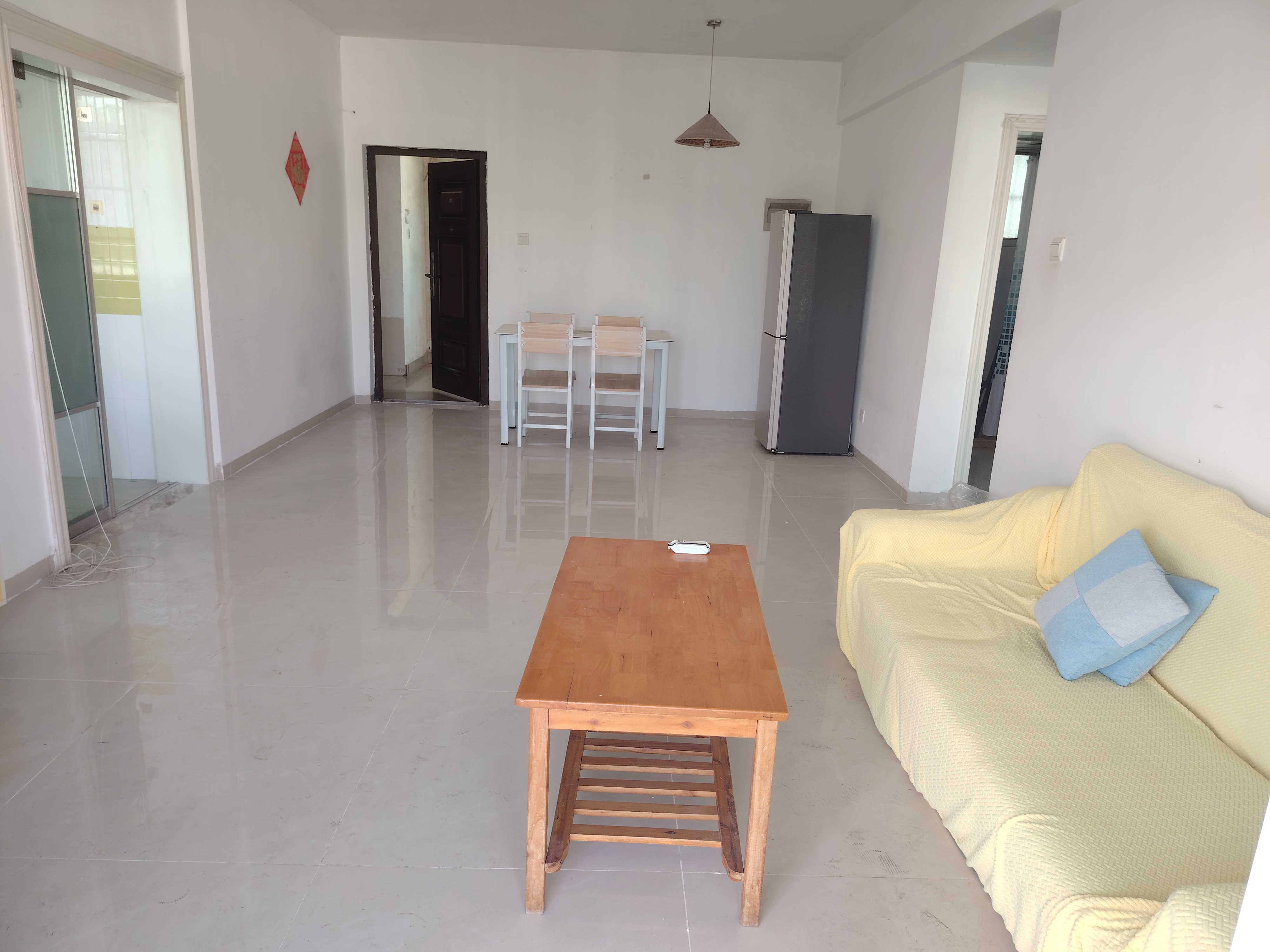 华宝雅苑 2室2厅1卫 2400.0元/月 华宝雅苑 2室2厅1卫 2400.0元/月室内图