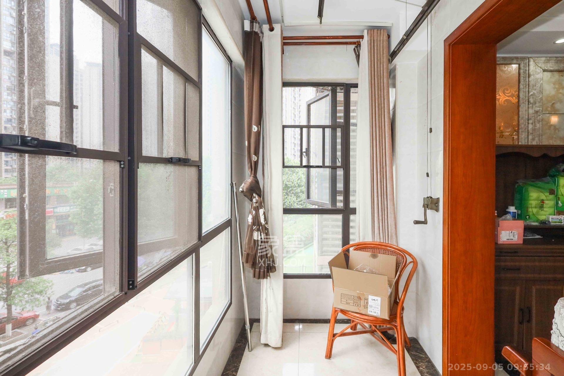 和泓梅溪四季  3室2厅2卫    2900.0元/月室内图