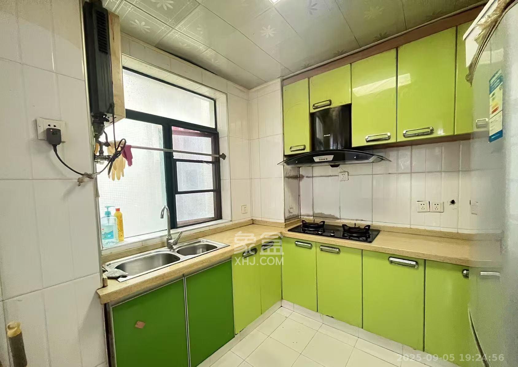 咸嘉新村嘉和苑  3室2厅2卫    2600.0元/月室内图