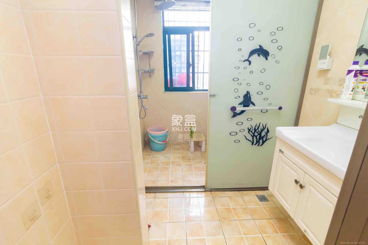 才子佳郡 3室2厅1卫 2200.0元/月 才子佳郡 3室2厅1卫 2200.0元/月室内图