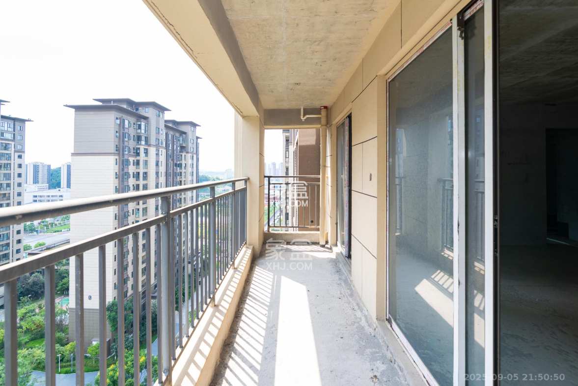 大汉汉府一期  4室2厅2卫    83.0万 大汉汉府一期  4室2厅2卫    83.0万阳台