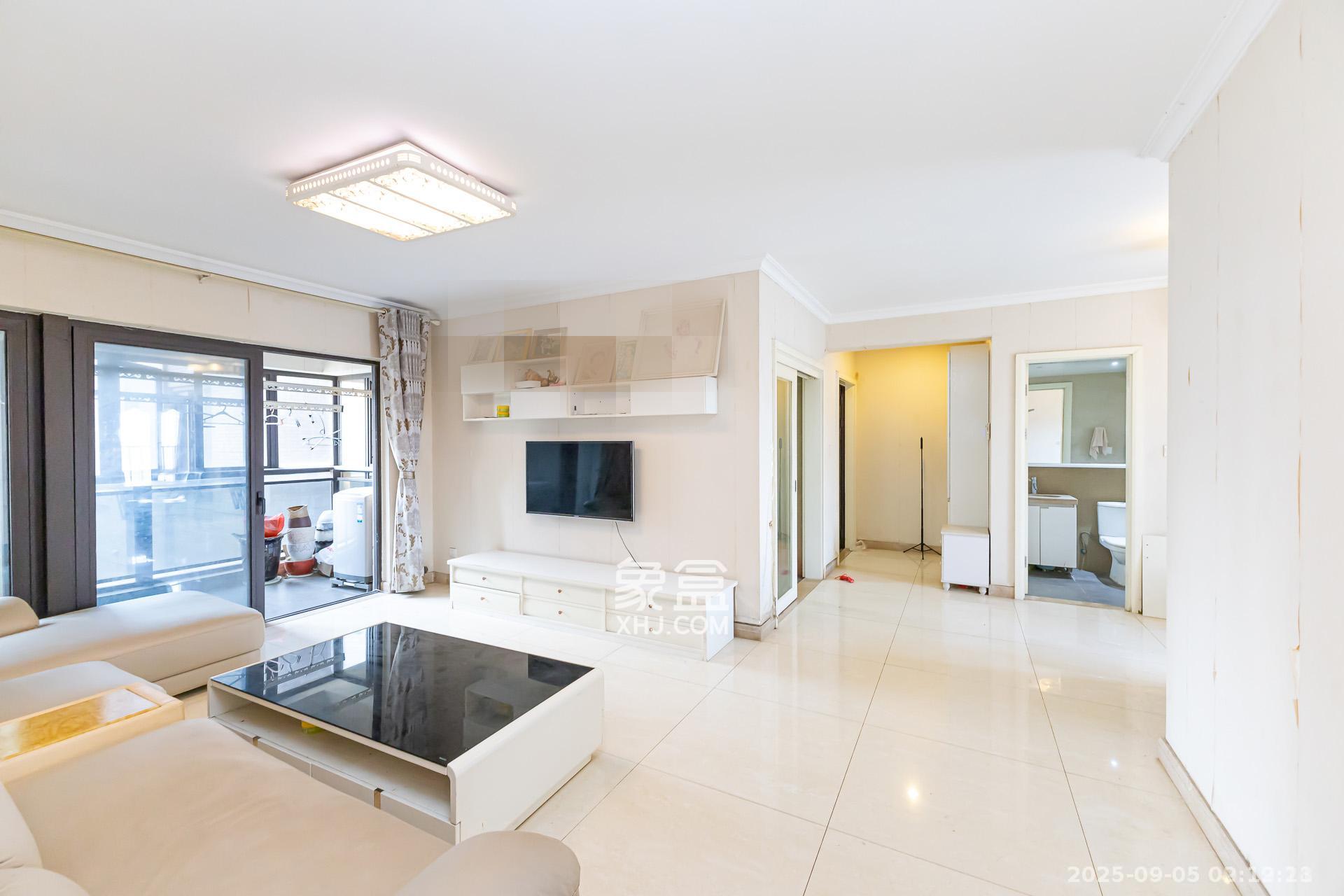 时代倾城一期  3室2厅2卫    2200.0元/月 时代倾城一期  3室2厅2卫    2200.0元/月室内图