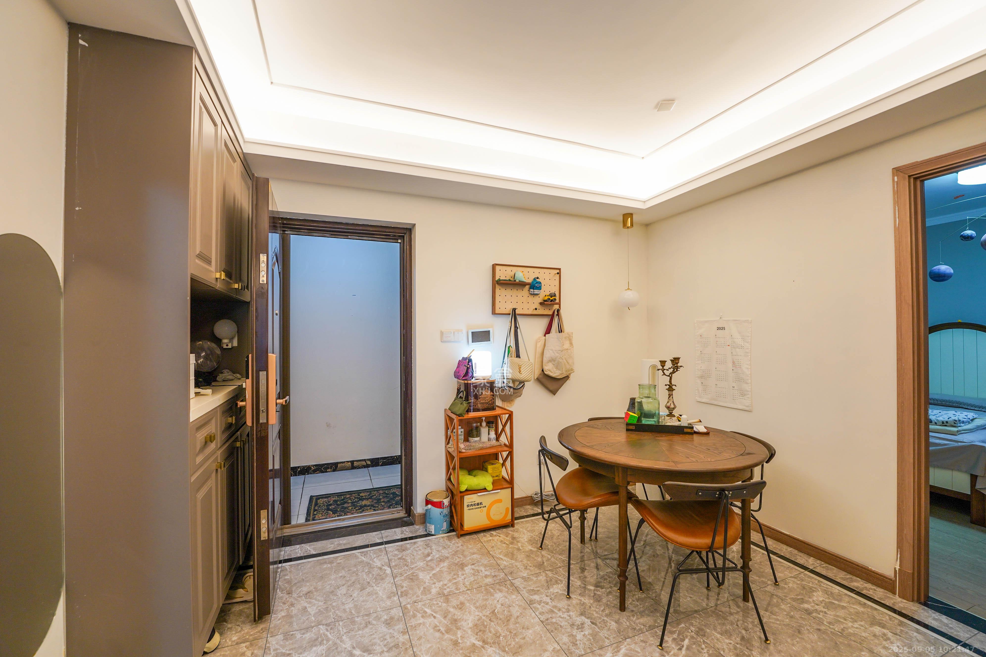 金地铂悦 3室2厅2卫 86.8万 金地铂悦 3室2厅2卫 86.8万客厅