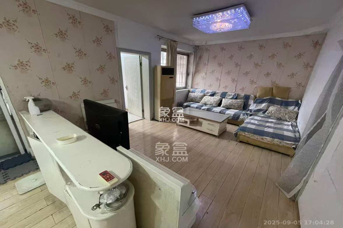 南园小区  3室2厅1卫    1900.0元/月 南园小区  3室2厅1卫    1900.0元/月室内图