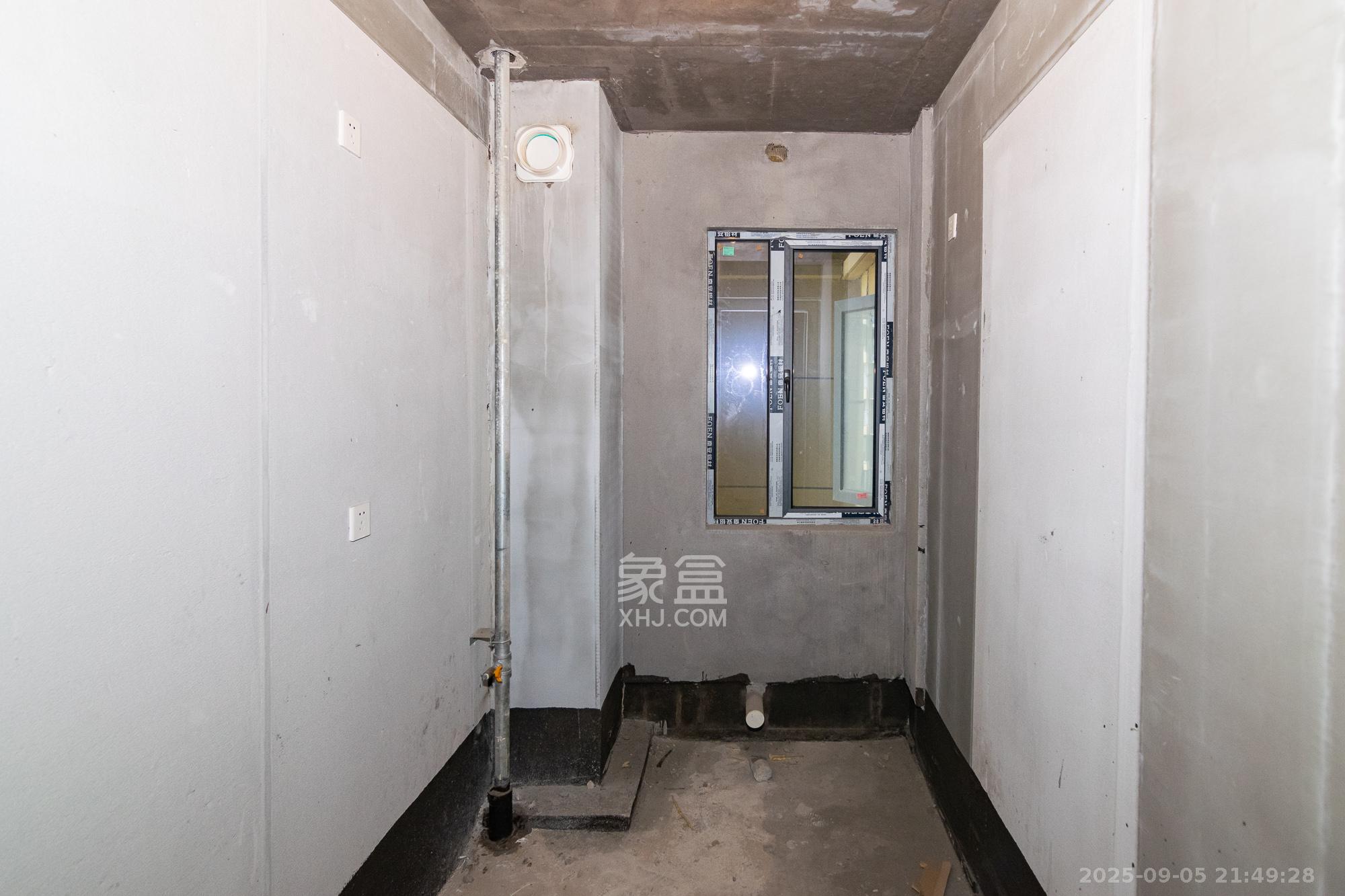 澳海澜庭  3室2厅2卫    58.0万厨房