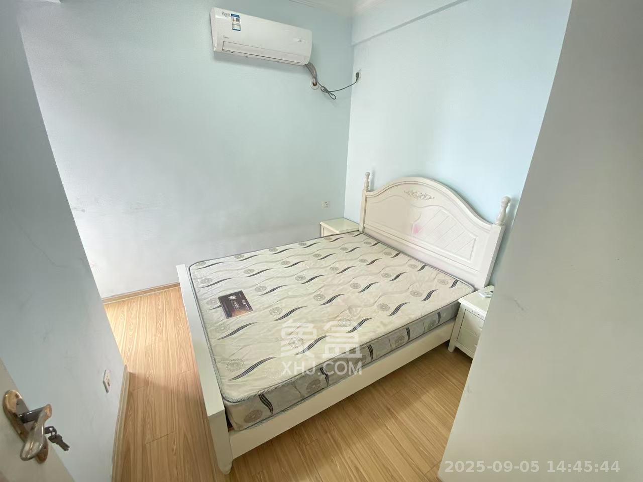 江南华府  3室2厅1卫   2600.00元/月室内图