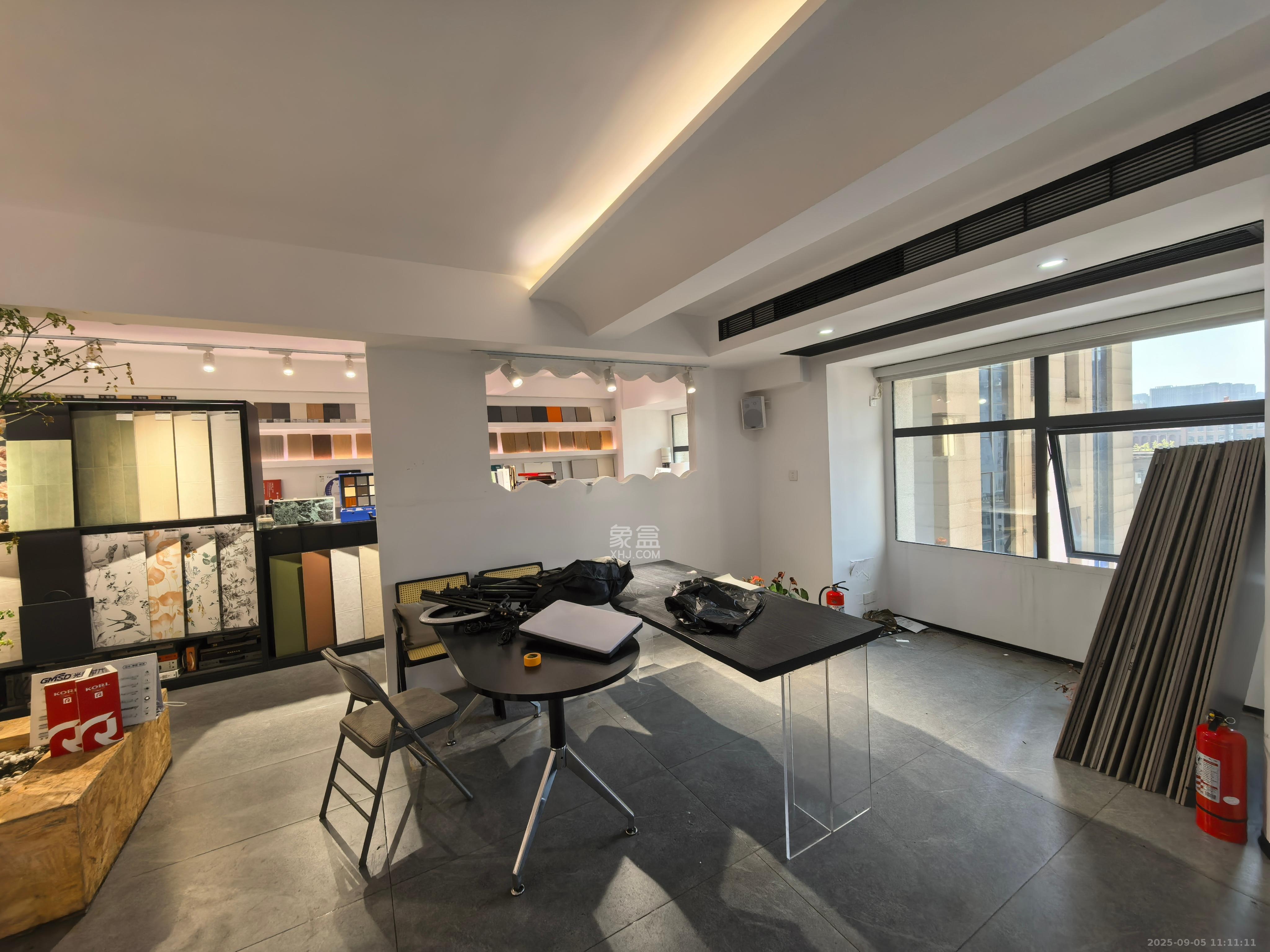 蓝湾国际广场 5室0厅2卫 9000.0元/月 蓝湾国际广场 5室0厅2卫 9000.0元/月室内图