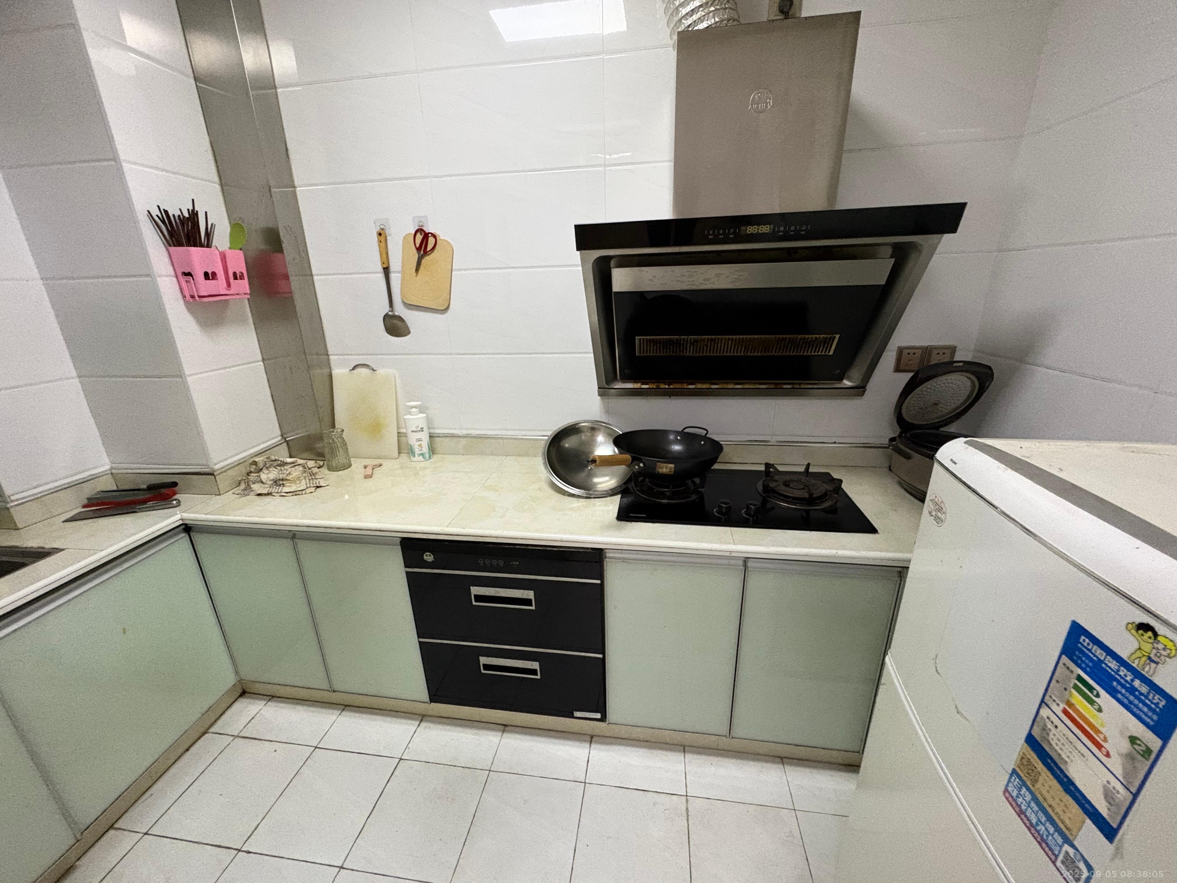 美的城二期 1室1厅1卫 1300.0元/月 美的城二期 1室1厅1卫 1300.0元/月室内图