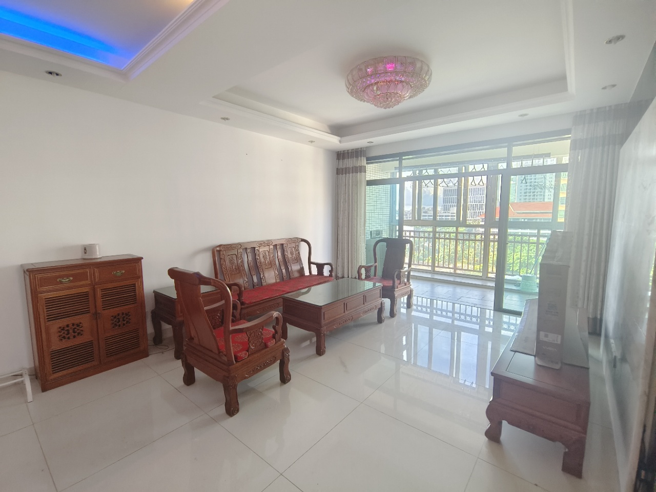 蓝海佳园  3室2厅1卫    2500.0元/月 蓝海佳园  3室2厅1卫    2500.0元/月室内图