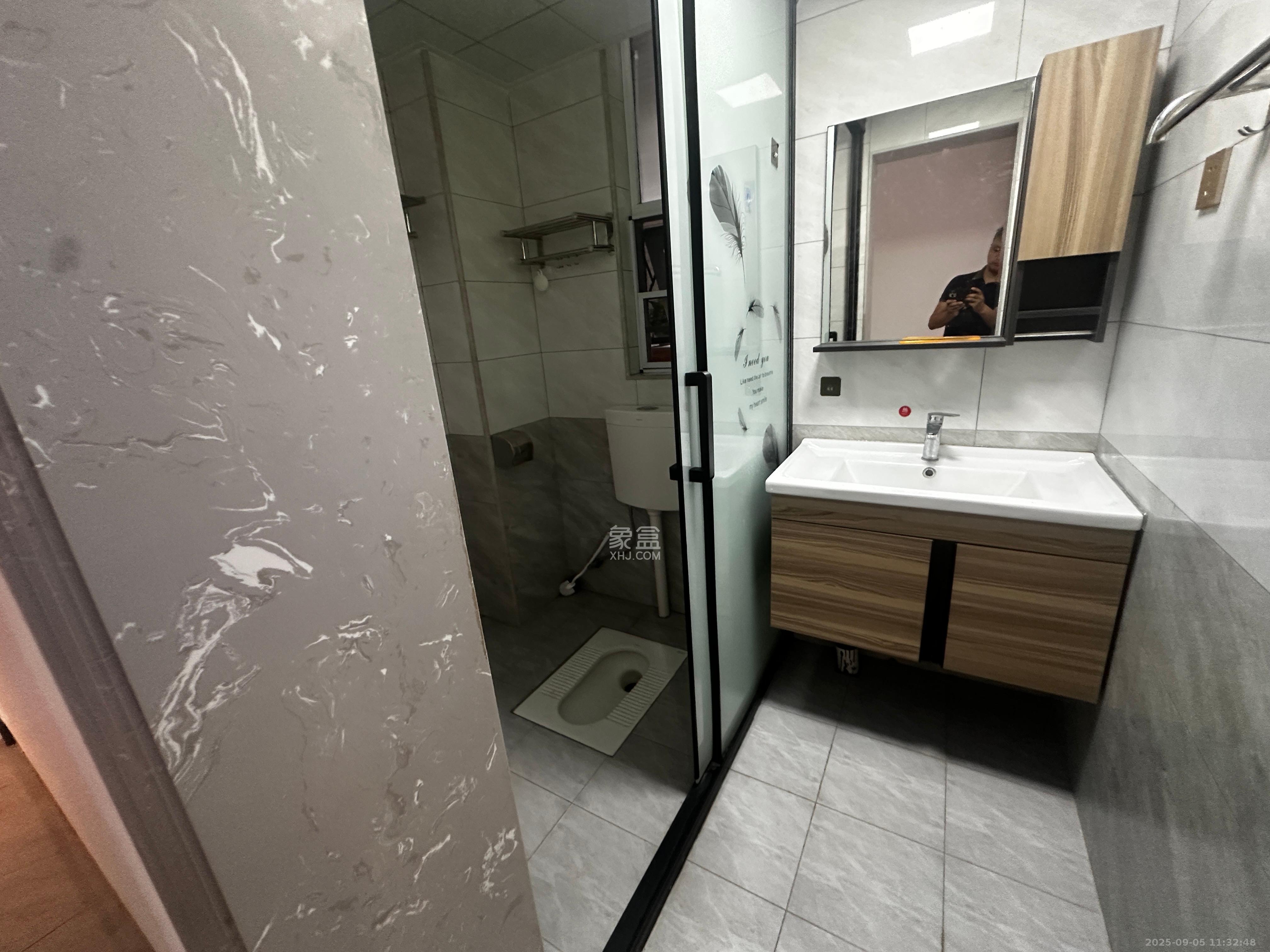 新华联梦想城  3室2厅1卫    1800.0元/月室内图