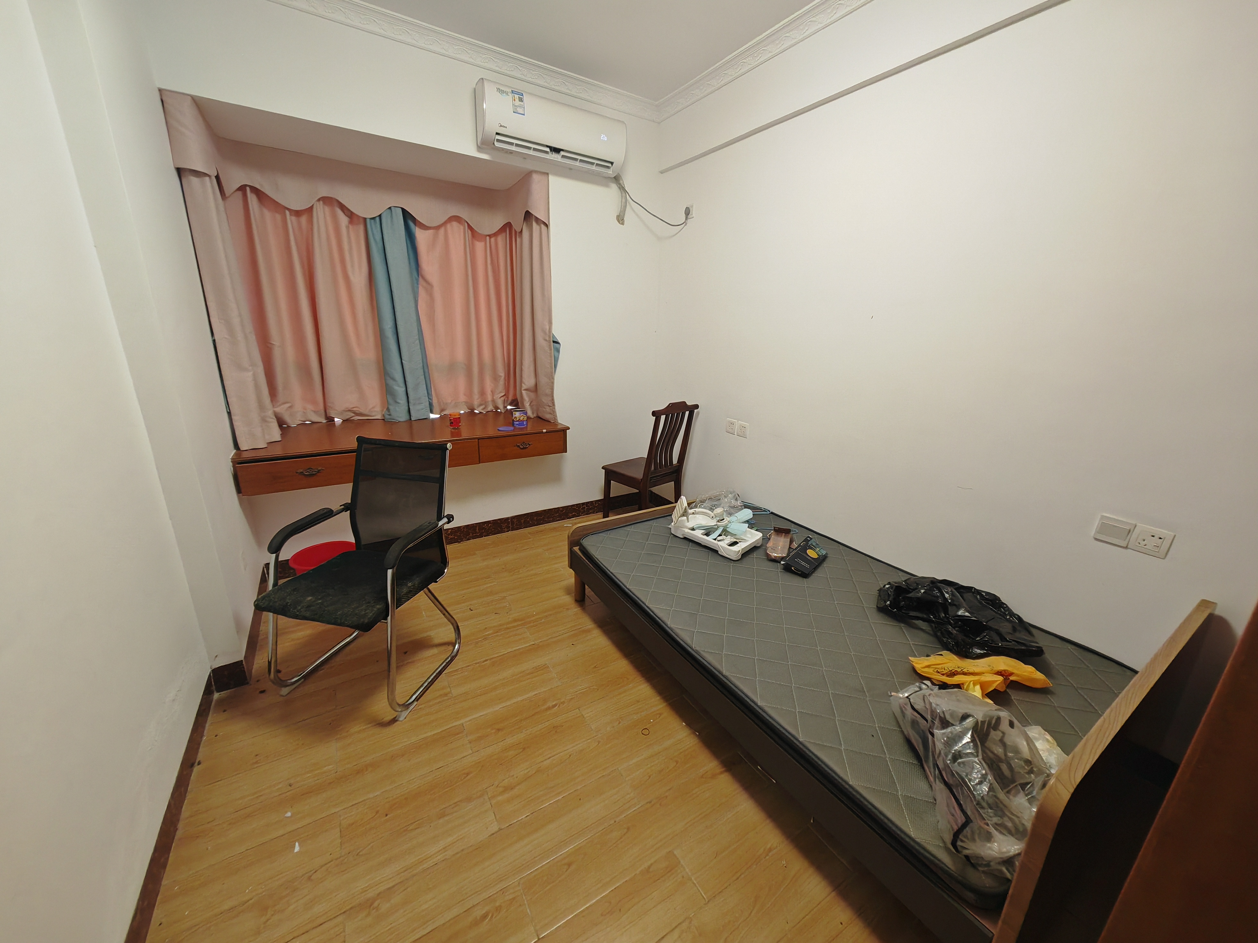 香江豪庭 3室2厅2卫 2500.0元/月 香江豪庭 3室2厅2卫 2500.0元/月室内图