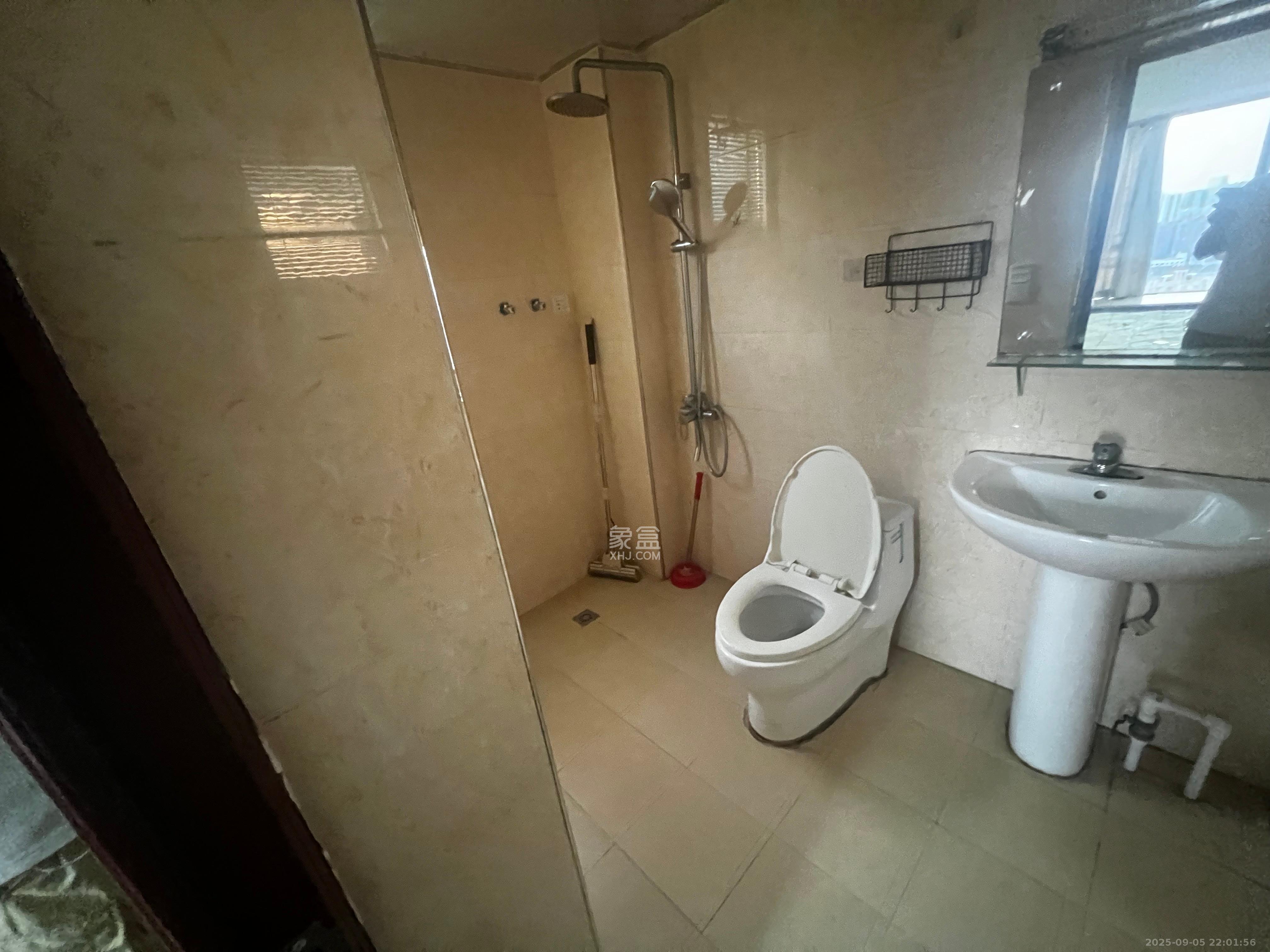 鸿基橄榄君庭 4室2厅2卫 3000.0元/月 鸿基橄榄君庭 4室2厅2卫 3000.0元/月室内图