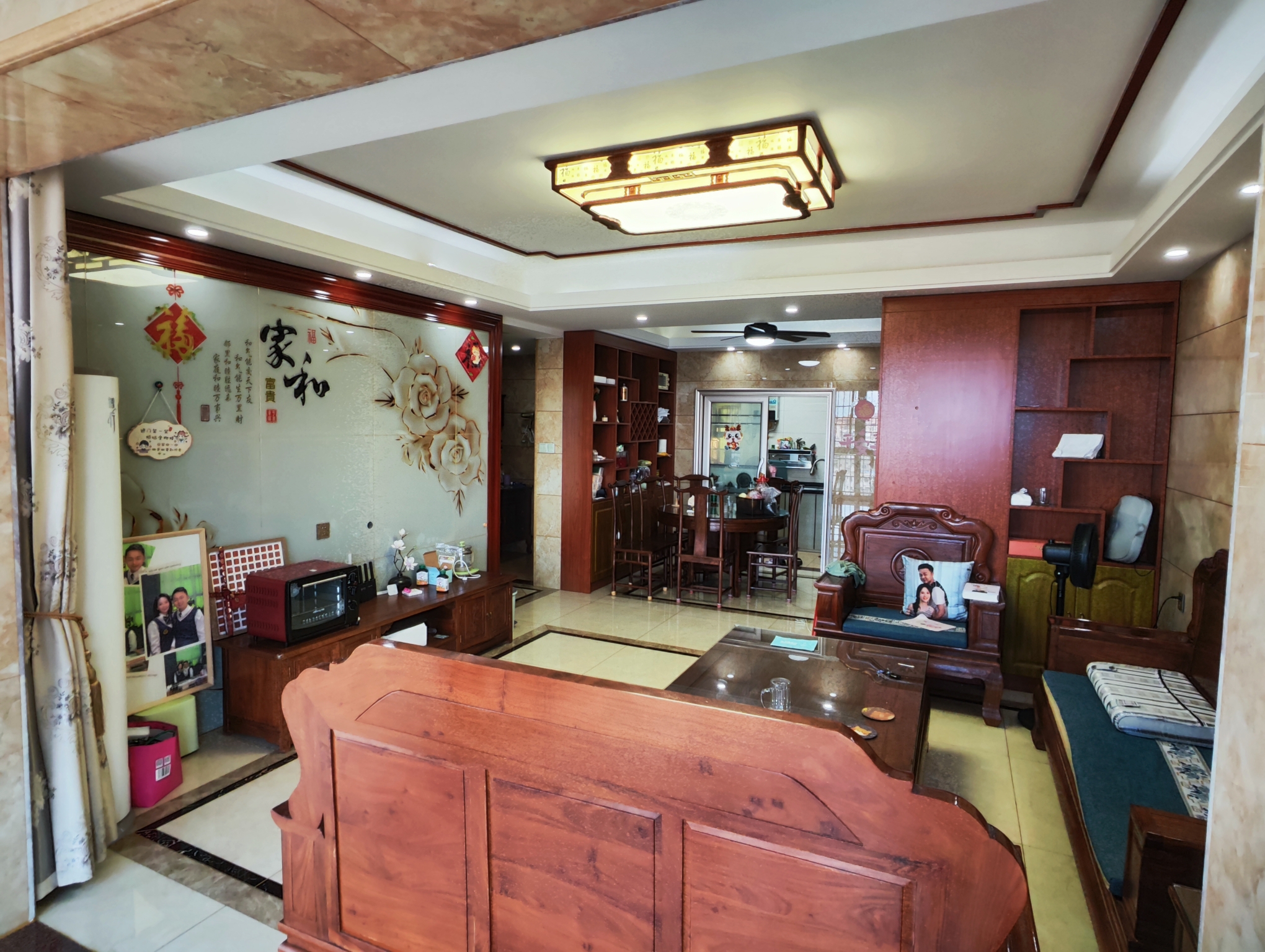 易瓒良庄  3室2厅2卫    2400.0元/月室内图