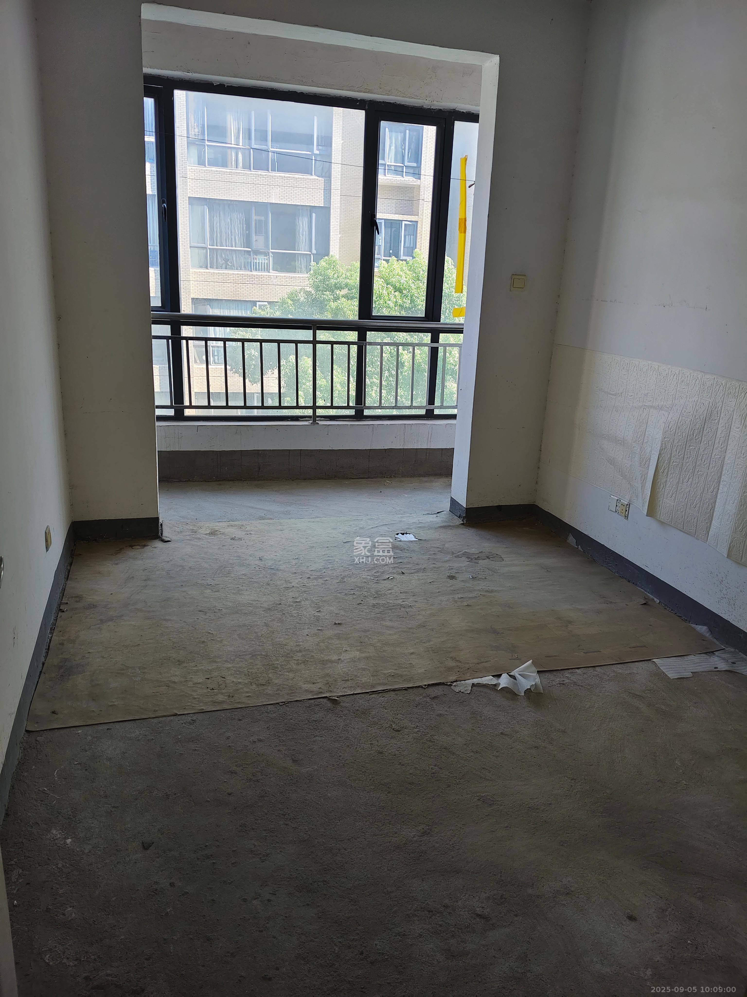 岳银欣苑 3室2厅1卫 1800.0元/月 岳银欣苑 3室2厅1卫 1800.0元/月室内图