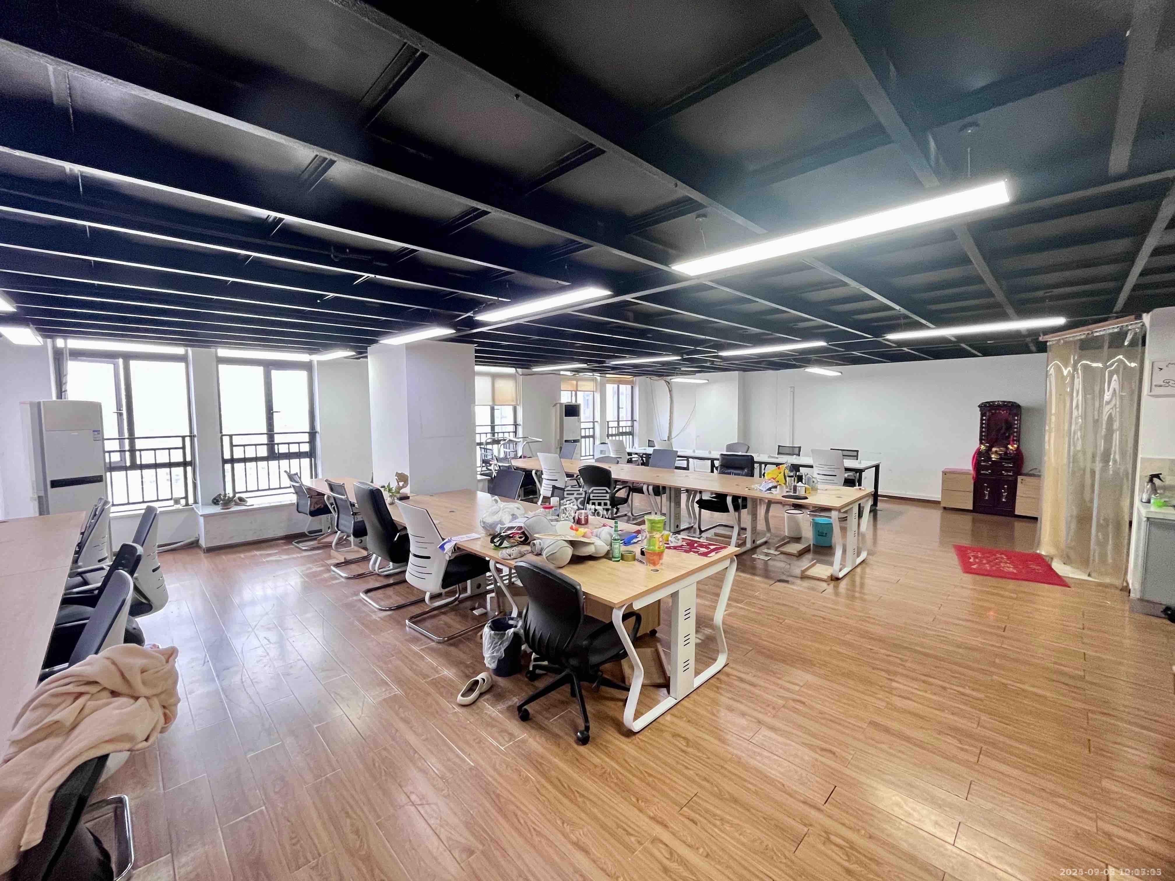 长城万富汇  2室2厅1卫    5200.0元/月 长城万富汇  2室2厅1卫    5200.0元/月室内图