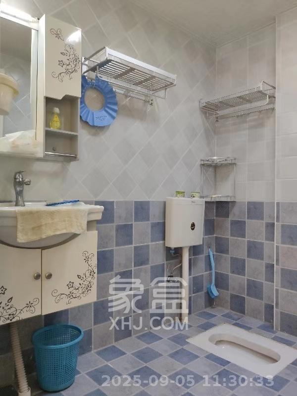 山水湾  1室1厅1卫    1250.0元/月室内图