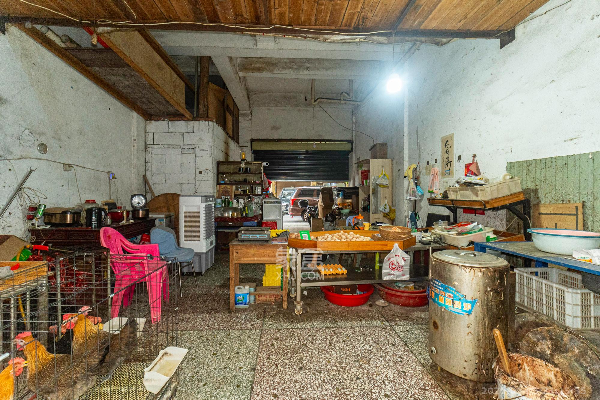 城西安置小区  10室4厅4卫    258.0万 城西安置小区  10室4厅4卫    258.0万