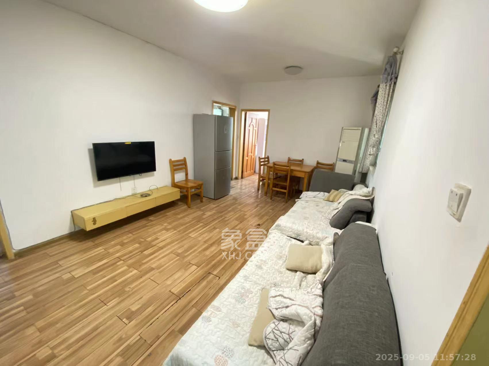 巧克力空间(建鸿达现代大厦) 3室1厅1卫 1700.0元/月 巧克力空间(建鸿达现代大厦) 3室1厅1卫 1700.0元/月室内图