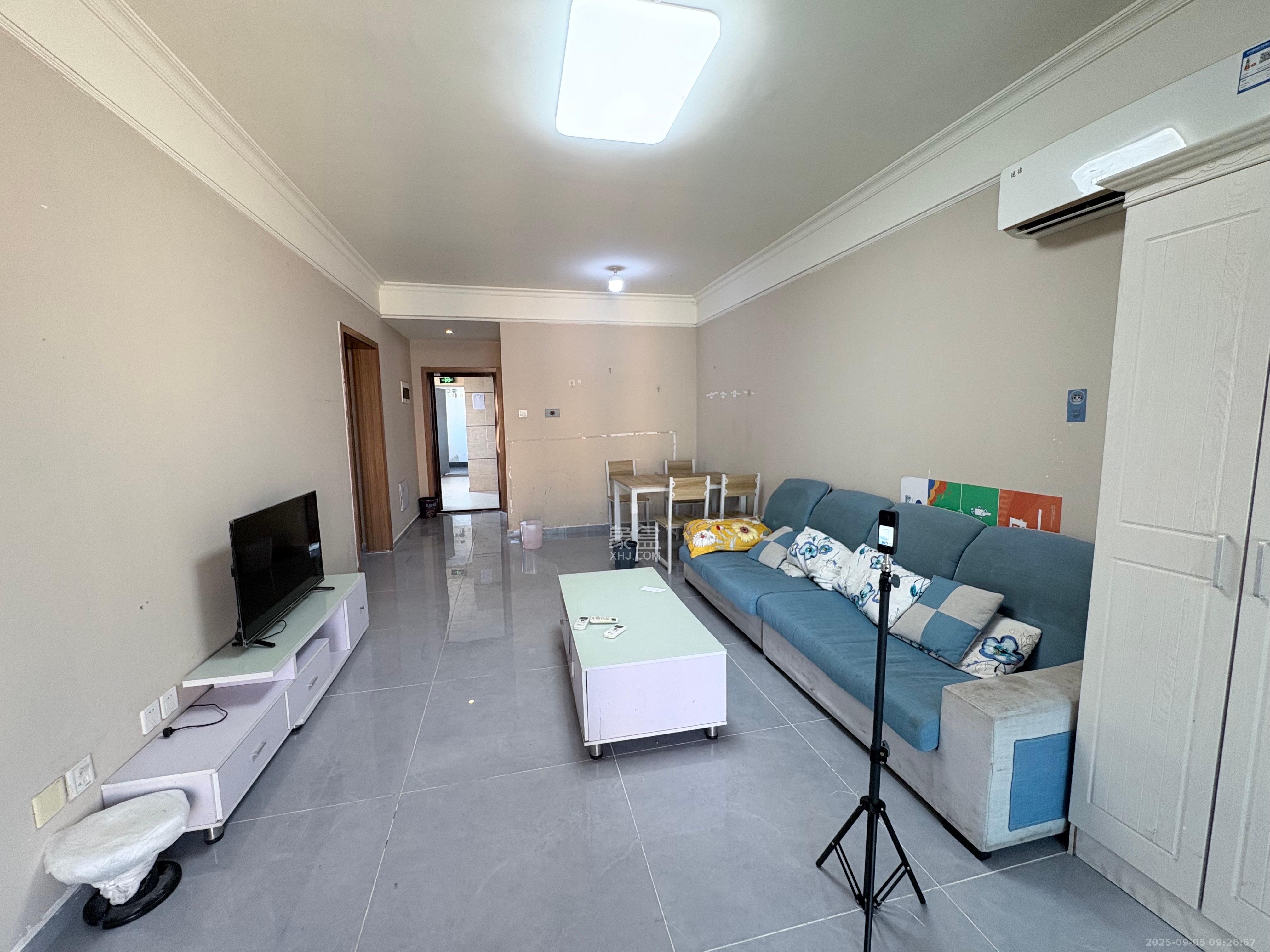 麓谷小镇 3室2厅1卫 1900.0元/月 麓谷小镇 3室2厅1卫 1900.0元/月室内图