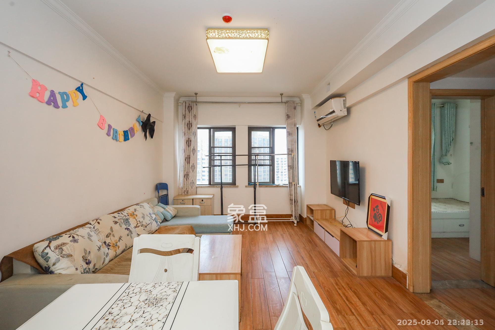 钰龙天下二期(钰龙佳园) 2室1厅1卫 1900.0元/月 钰龙天下二期(钰龙佳园) 2室1厅1卫 1900.0元/月室内图