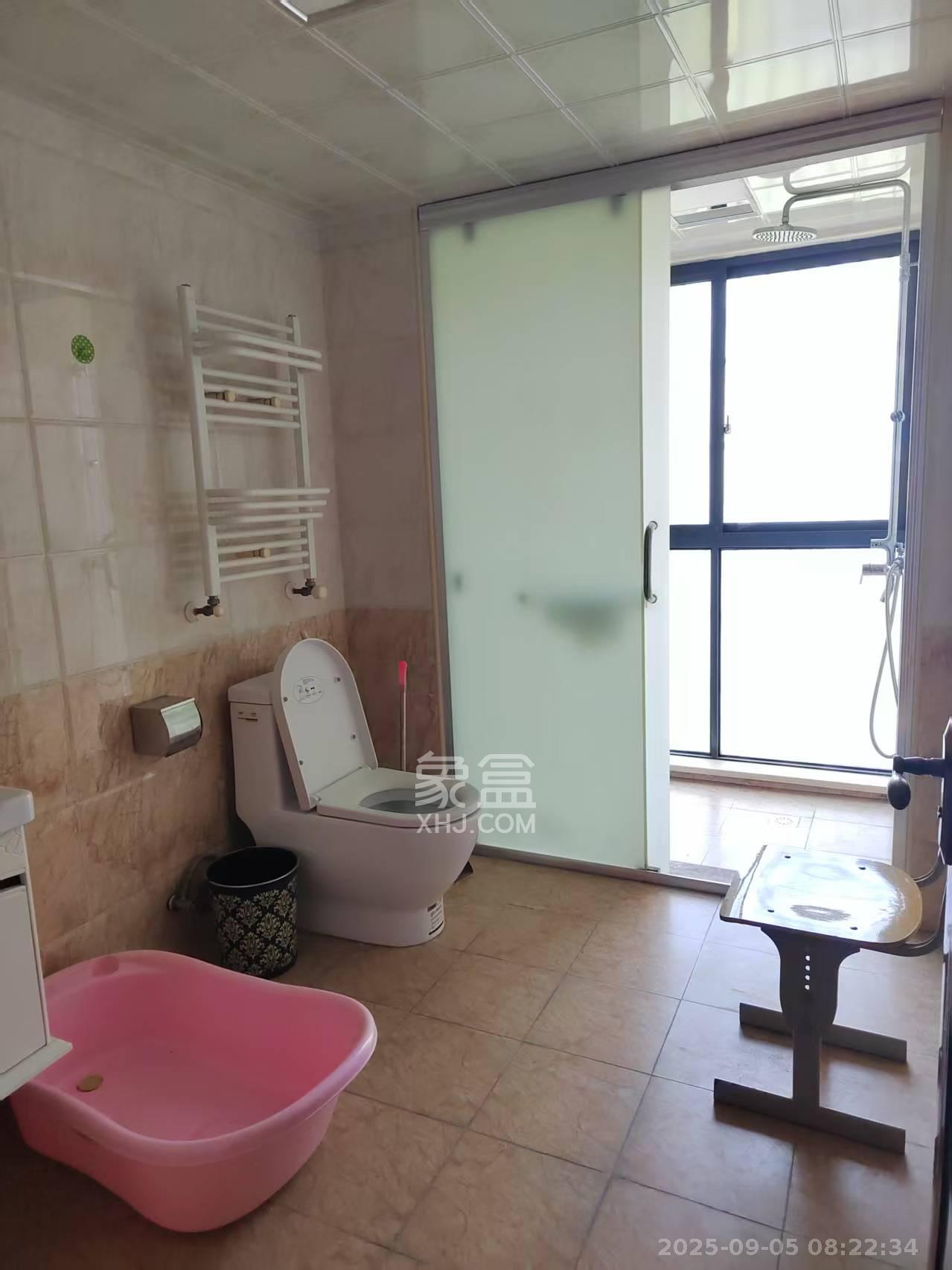 嘉华城(一期) 4室2厅1卫 3000.0元/月 嘉华城(一期) 4室2厅1卫 3000.0元/月室内图