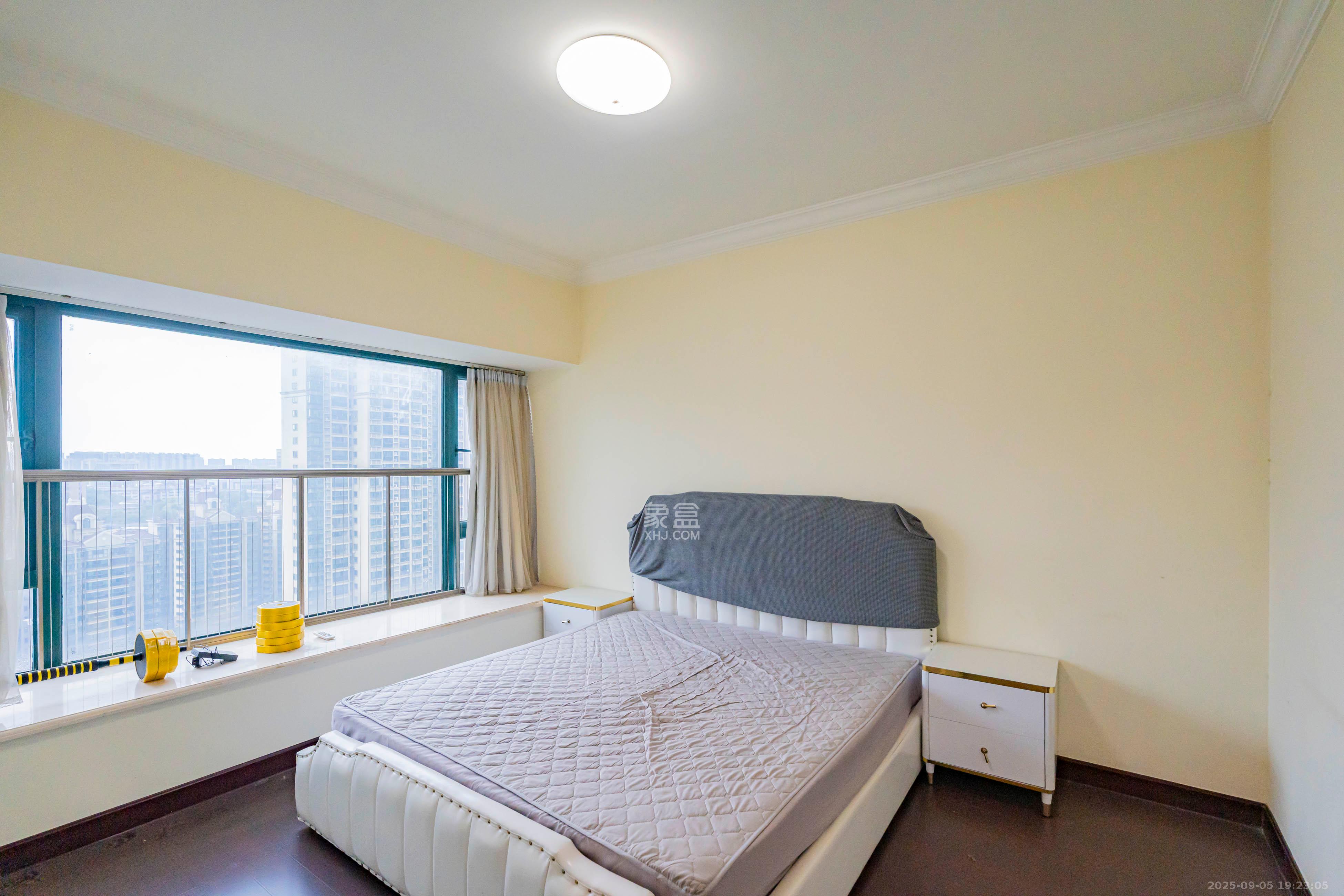 恒大雅苑  3室2厅2卫    125.0万 恒大雅苑  3室2厅2卫    125.0万卧室