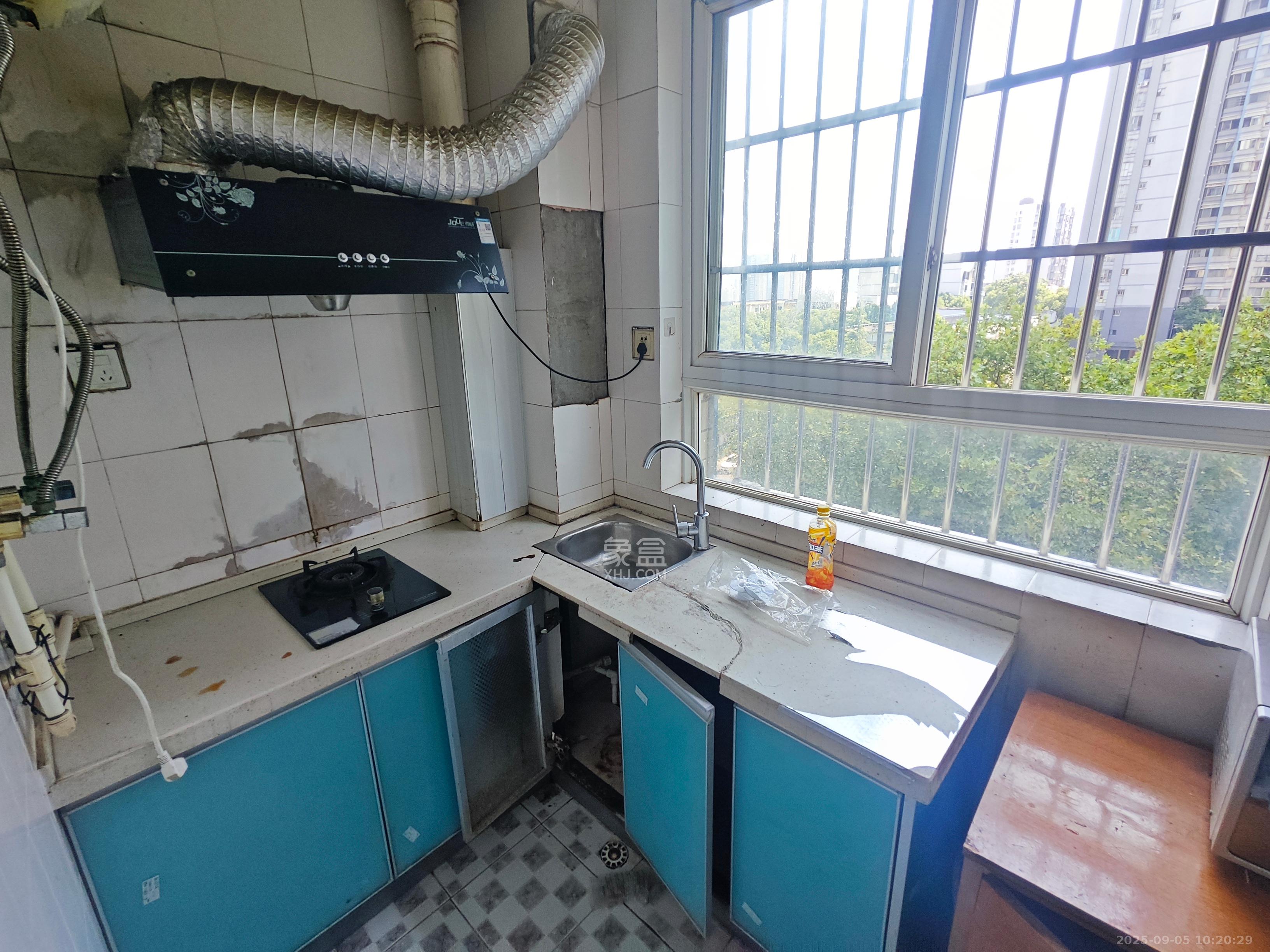 旺盛佳园 2室1厅1卫 1300.0元/月 旺盛佳园 2室1厅1卫 1300.0元/月室内图