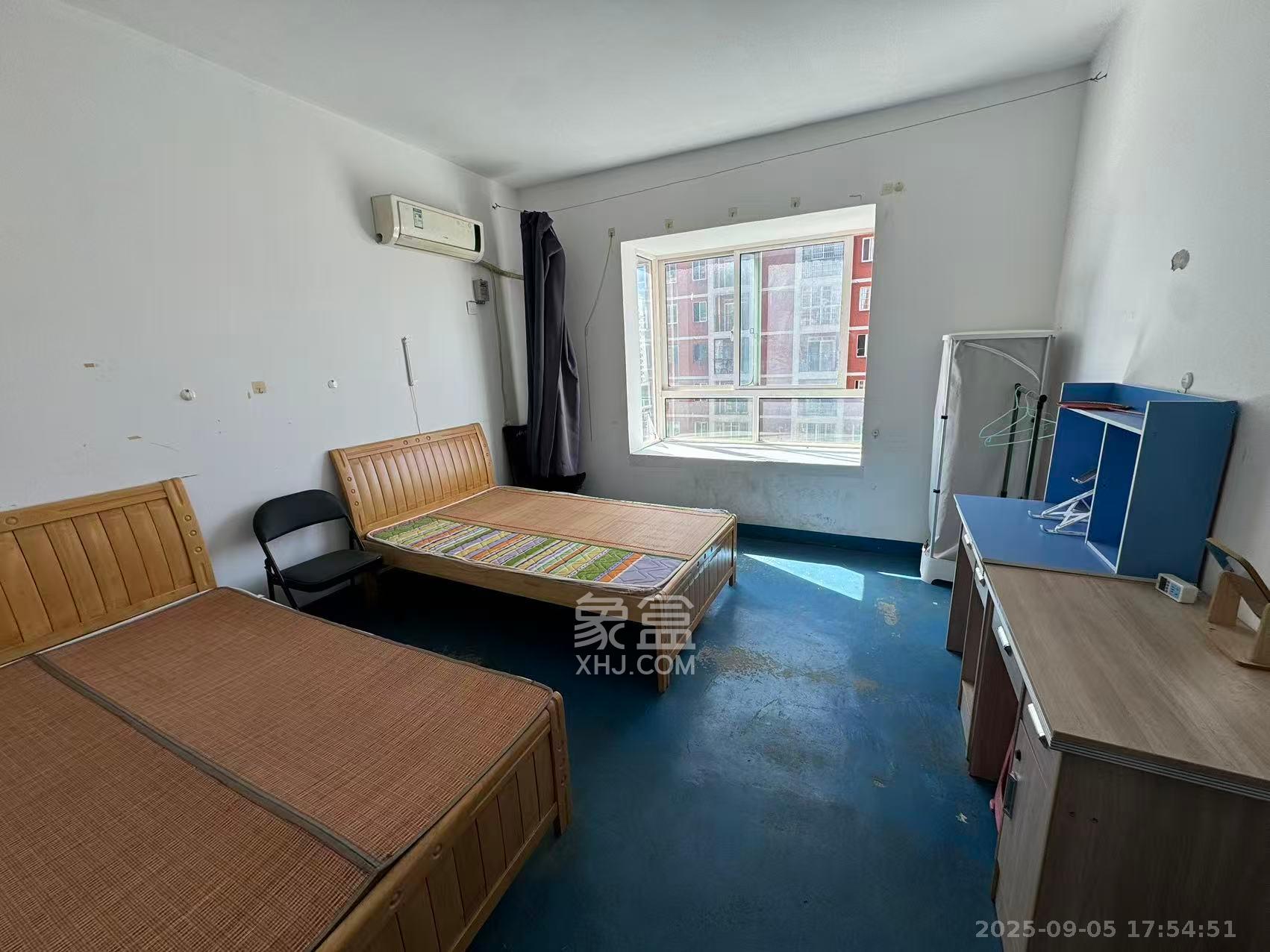 理工大学职工单位房青年汇  5室2厅2卫    2400.0元/月 理工大学职工单位房青年汇  5室2厅2卫    2400.0元/月室内图