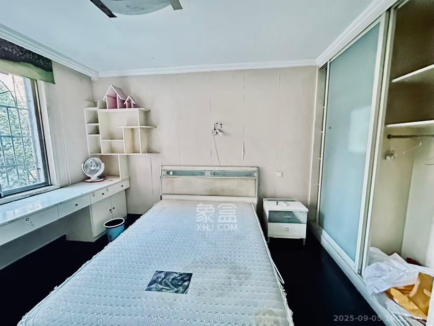 阳明山庄  3室2厅1卫    2000.0元/月 阳明山庄  3室2厅1卫    2000.0元/月室内图