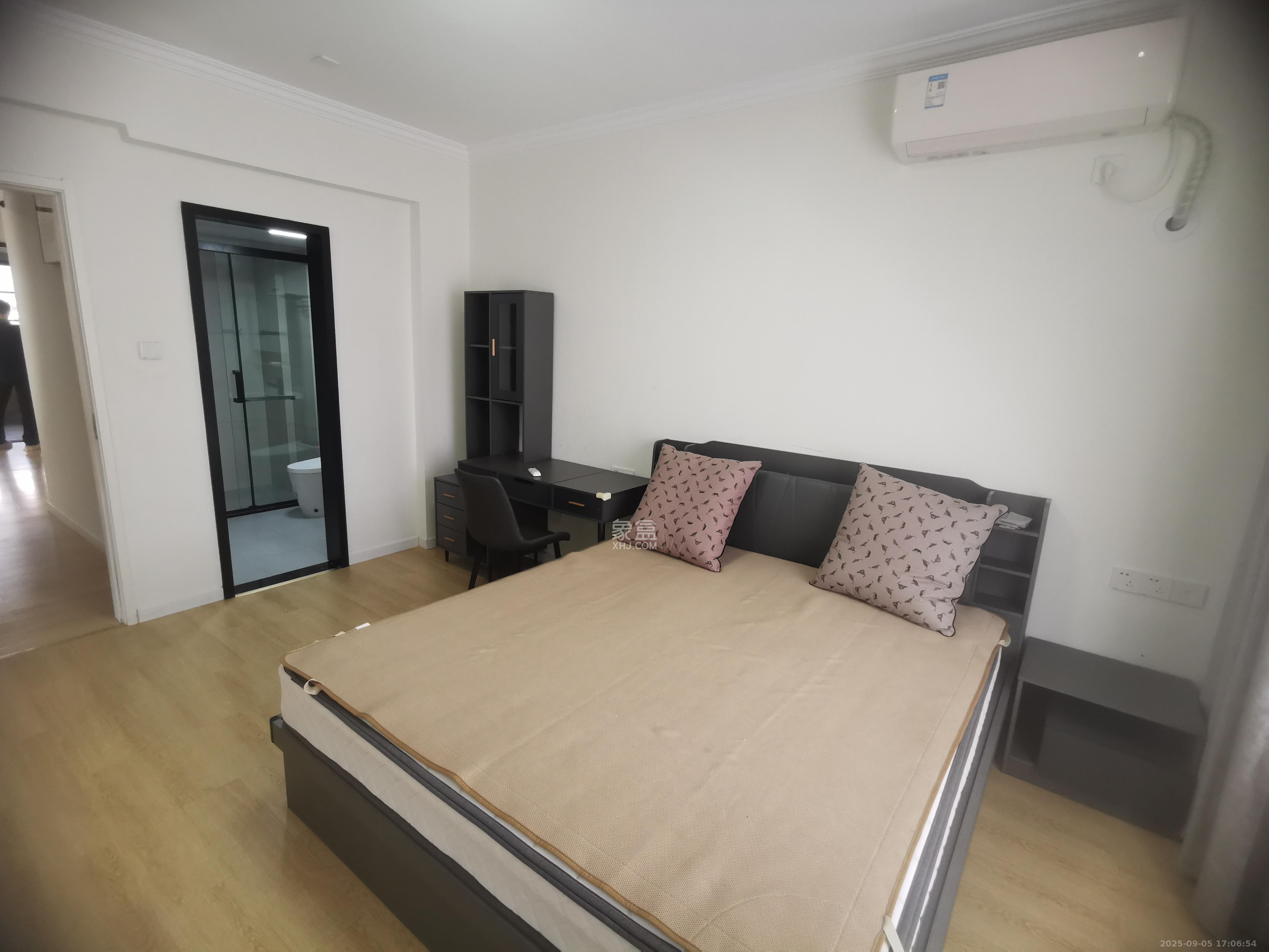 韭菜园嘉苑  4室2厅2卫    5200.0元/月 韭菜园嘉苑  4室2厅2卫    5200.0元/月室内图