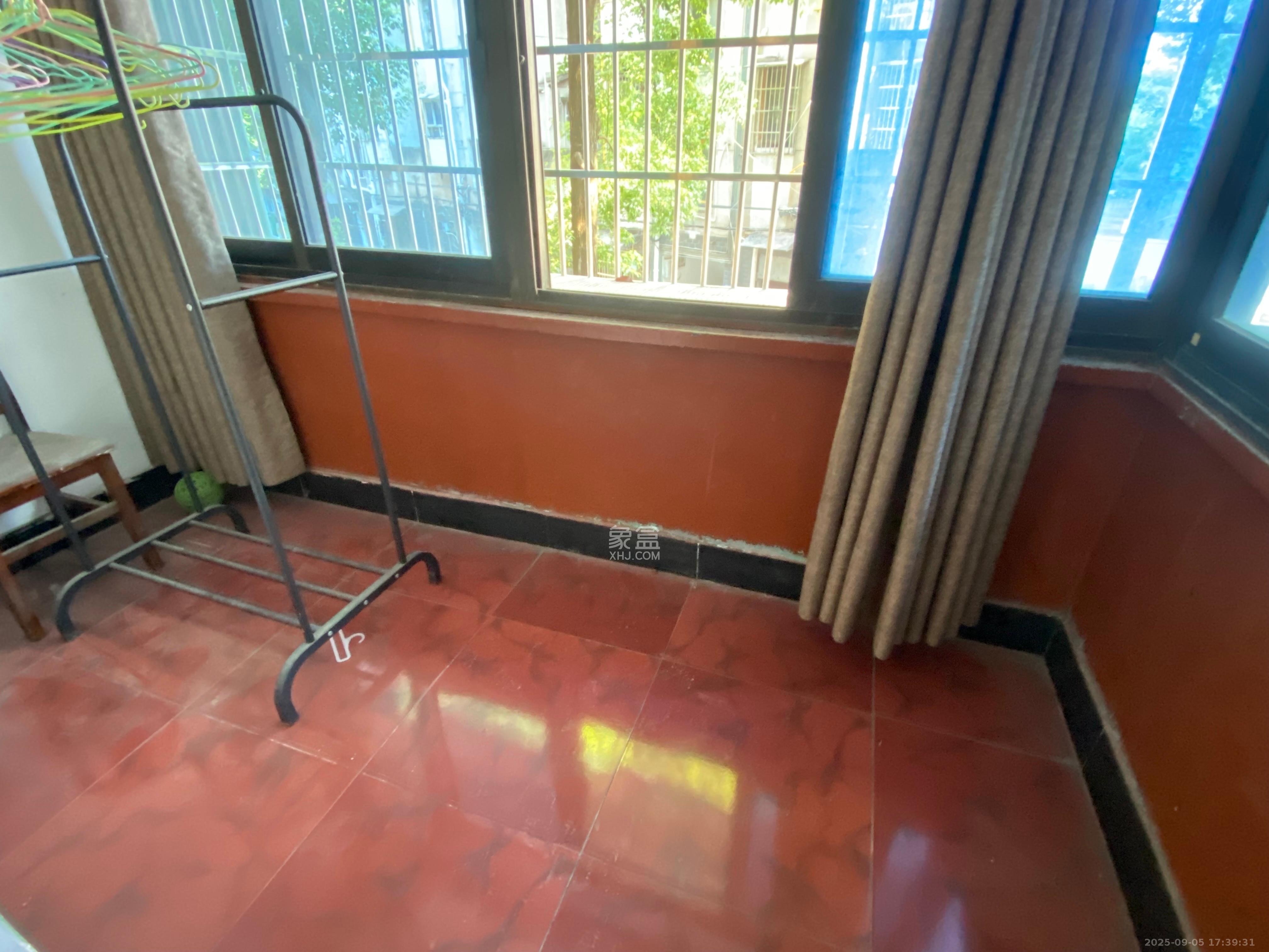 长坡社区  1室1厅1卫    1000.0元/月 长坡社区  1室1厅1卫    1000.0元/月室内图