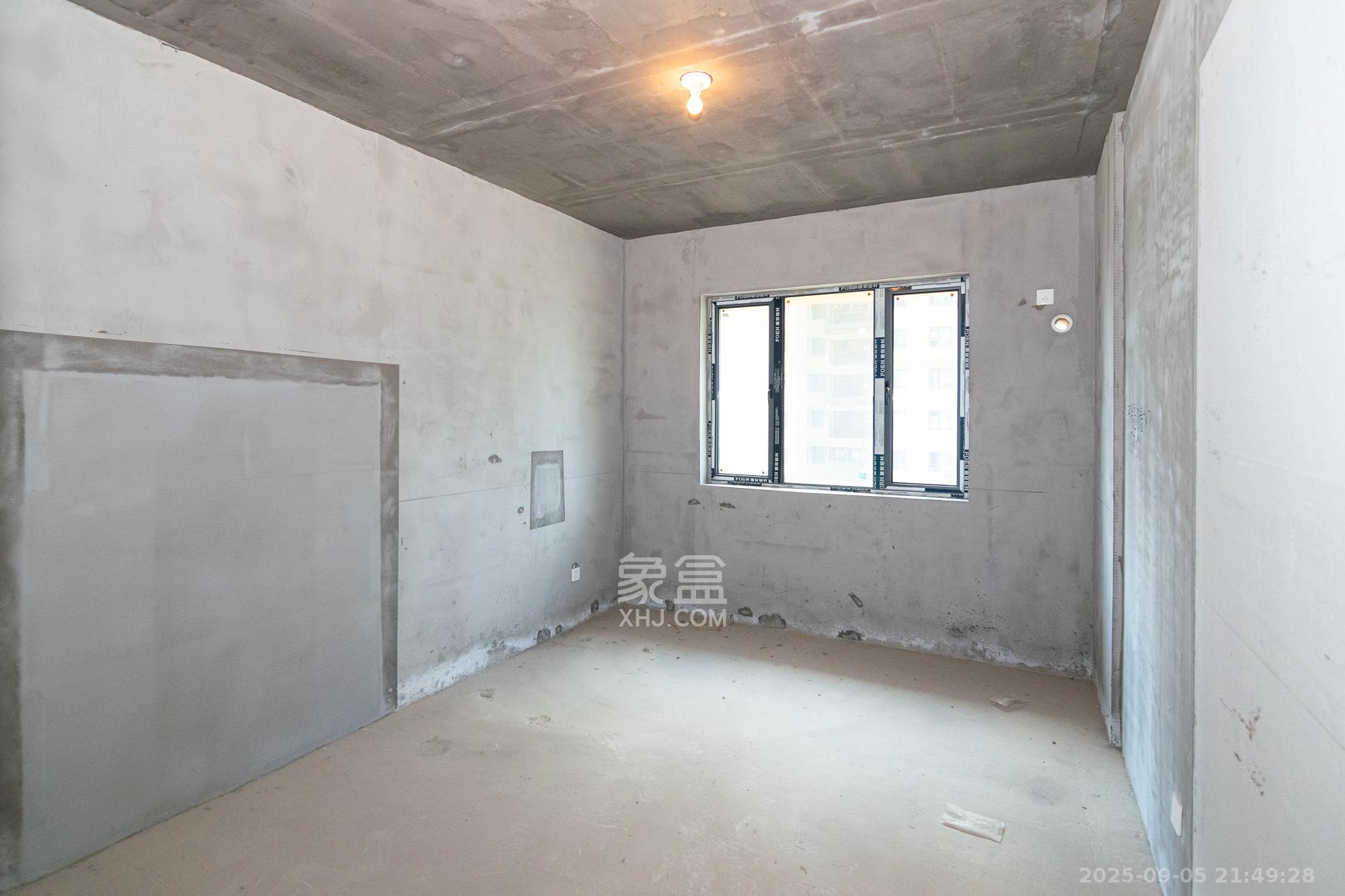 澳海澜庭  3室2厅2卫    58.0万卧室