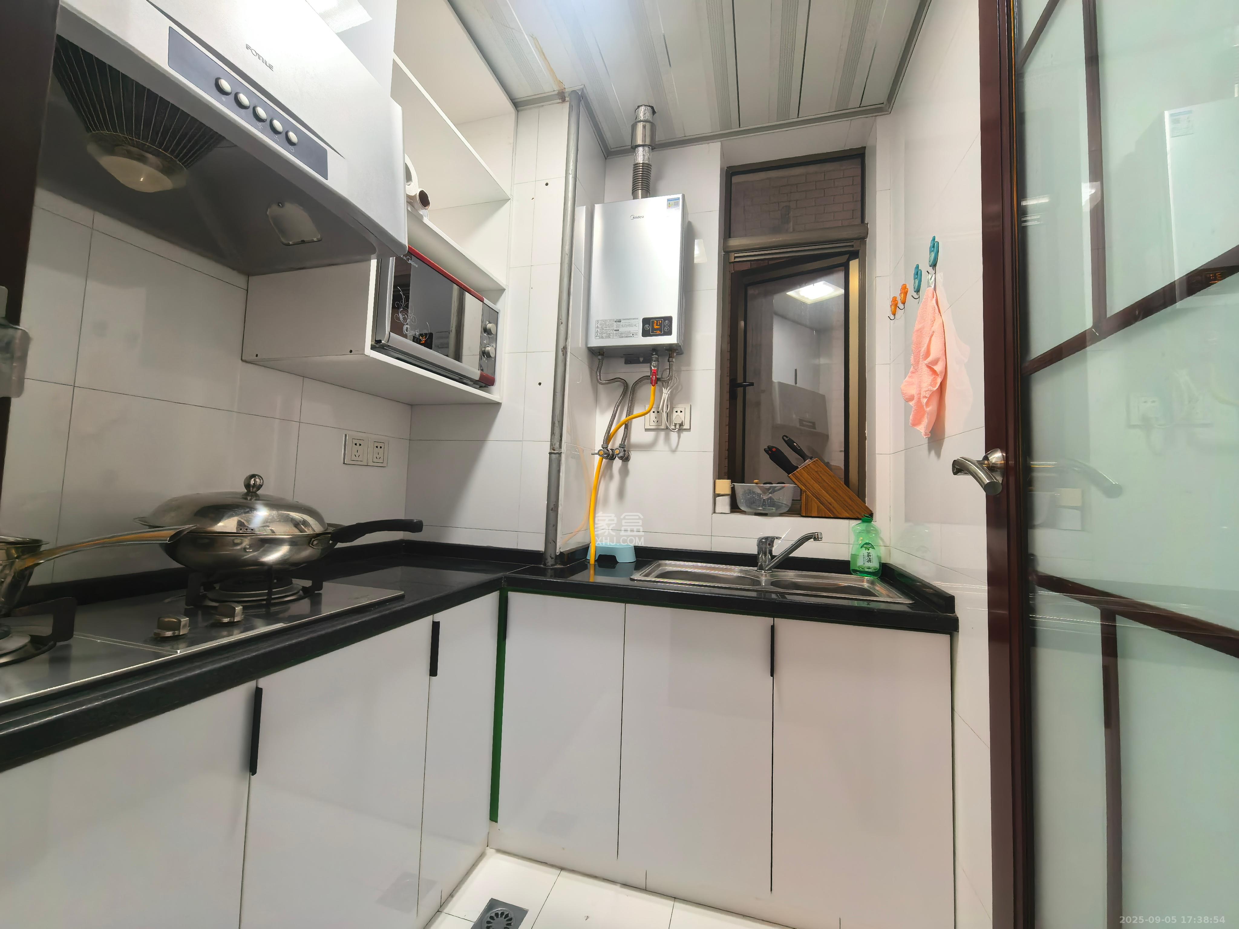 东上一品  2室1厅1卫    2600.0元/月 东上一品  2室1厅1卫    2600.0元/月室内图