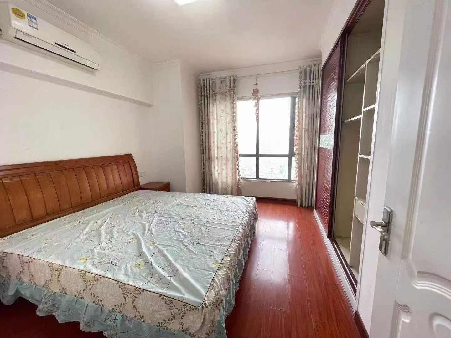 中建国际大厦  2室1厅1卫   1600.00元/月室内图