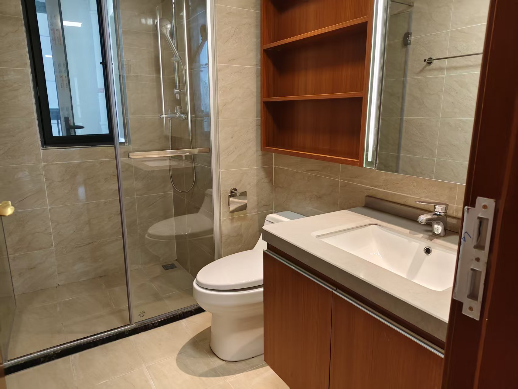 恒大名都  3室2厅2卫    1680.0元/月 恒大名都  3室2厅2卫    1680.0元/月室内图