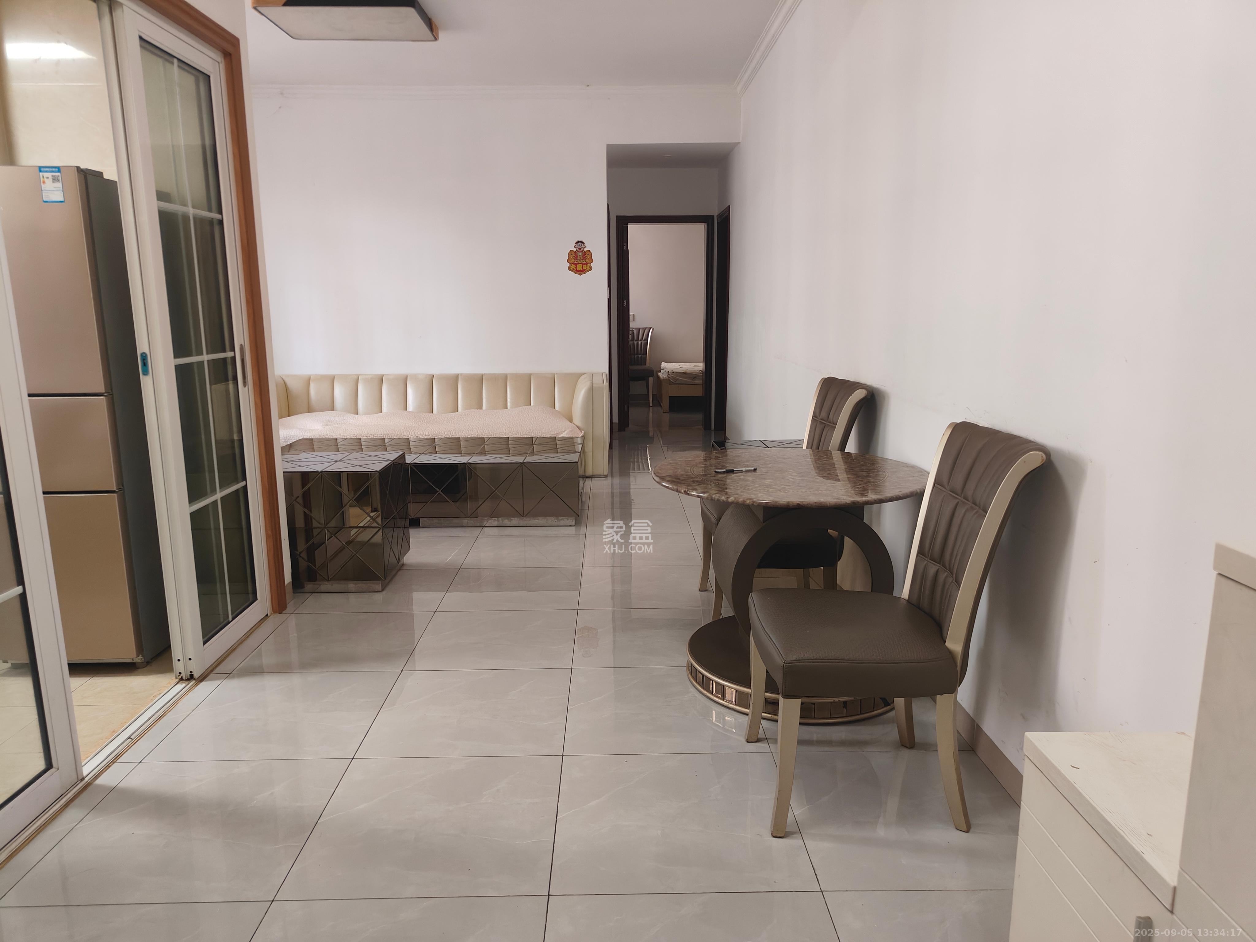 五星龙廻塘小区 3室2厅1卫 2200.0元/月 五星龙廻塘小区 3室2厅1卫 2200.0元/月室内图