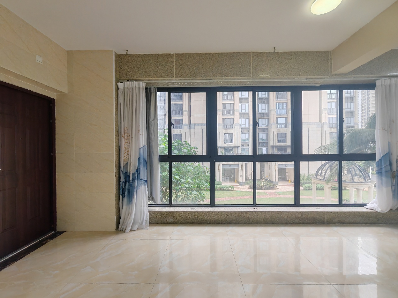 海航豪庭南苑  3室2厅1卫    3900.0元/月 海航豪庭南苑  3室2厅1卫    3900.0元/月室内图