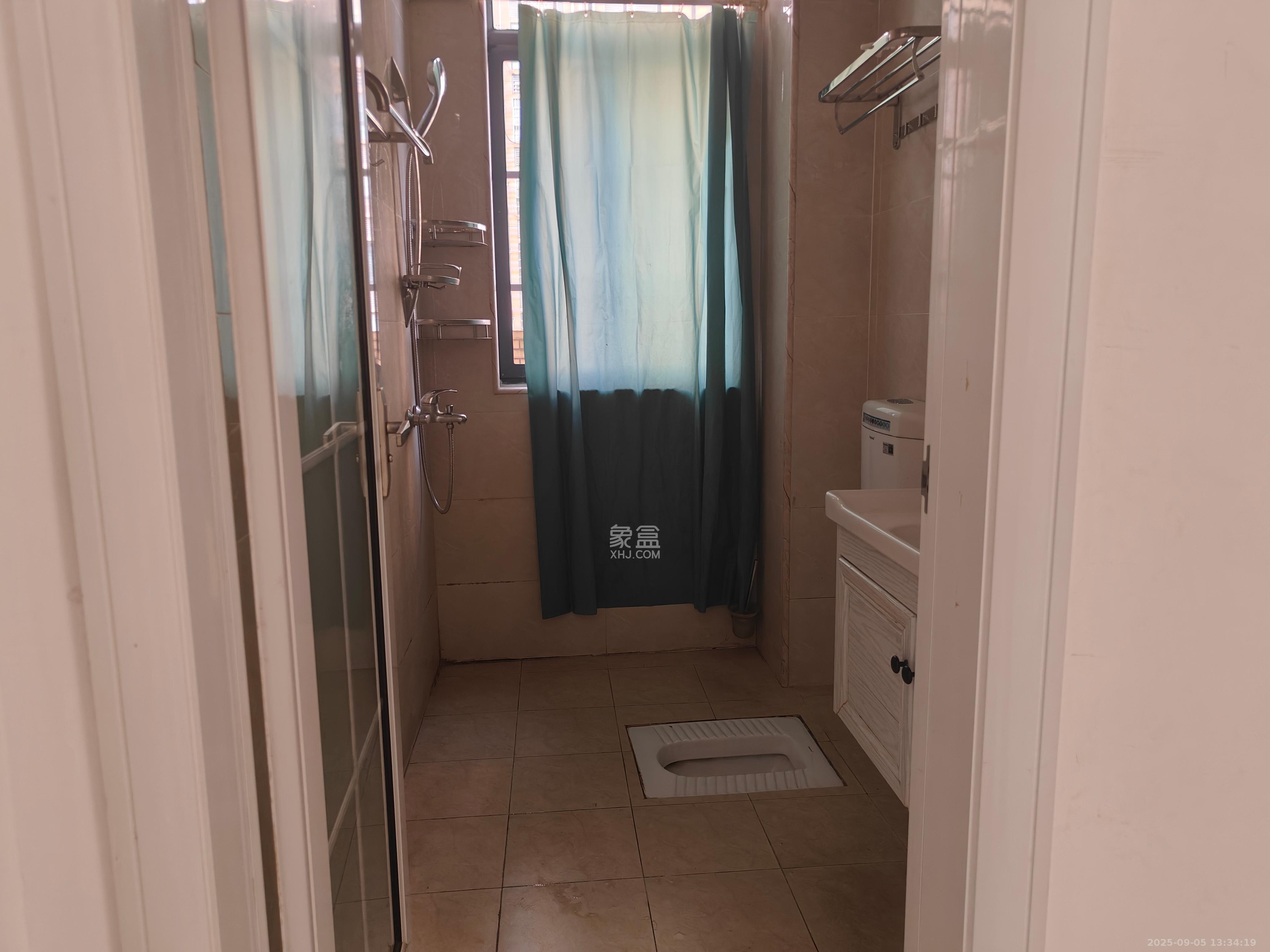 五星龙廻塘小区 3室2厅1卫 2200.0元/月 五星龙廻塘小区 3室2厅1卫 2200.0元/月室内图