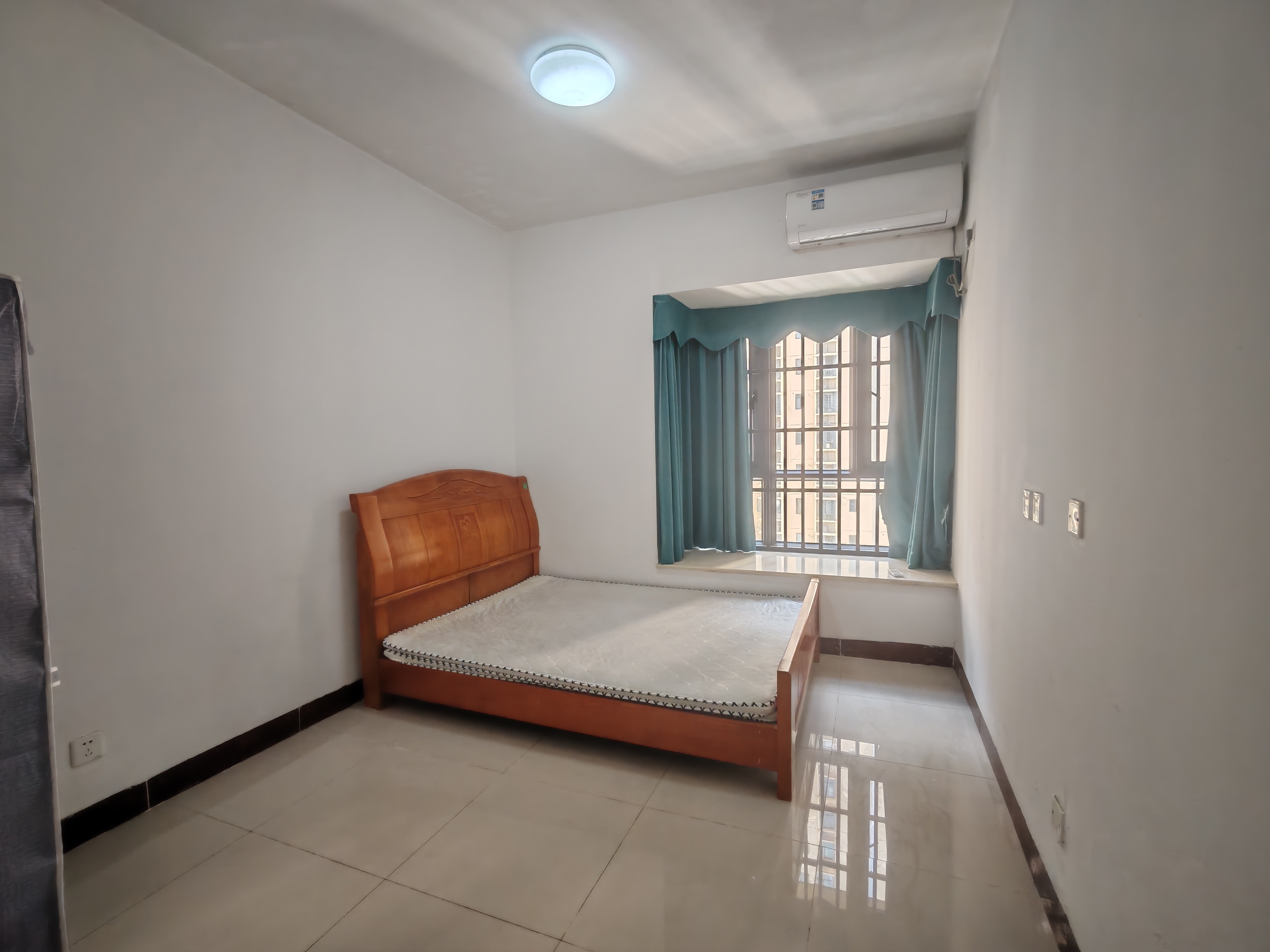 美舍嘉苑一期  4室2厅2卫    2800.0元/月室内图