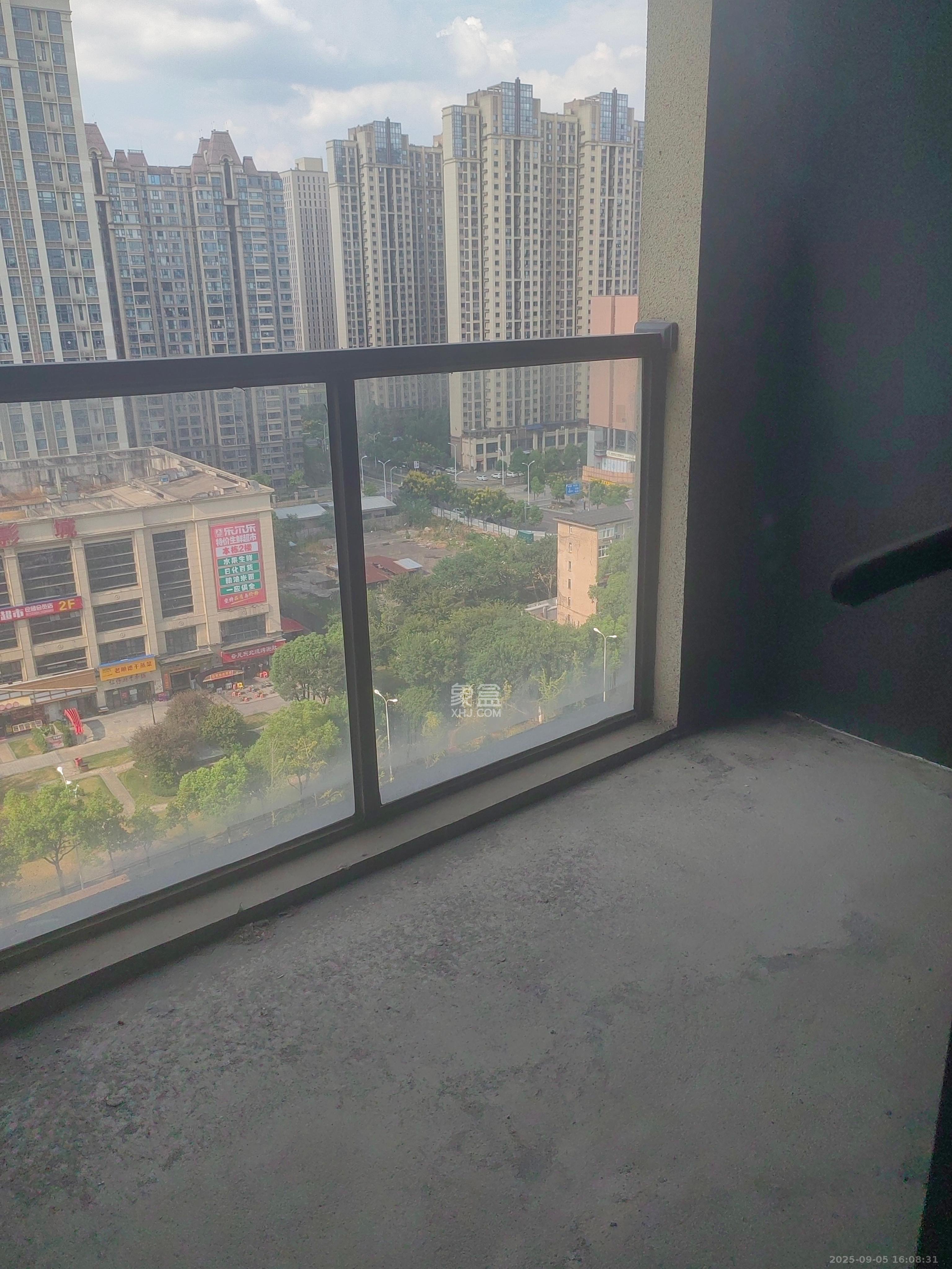 南益名士豪庭  3室1厅2卫    1200.0元/月室内图