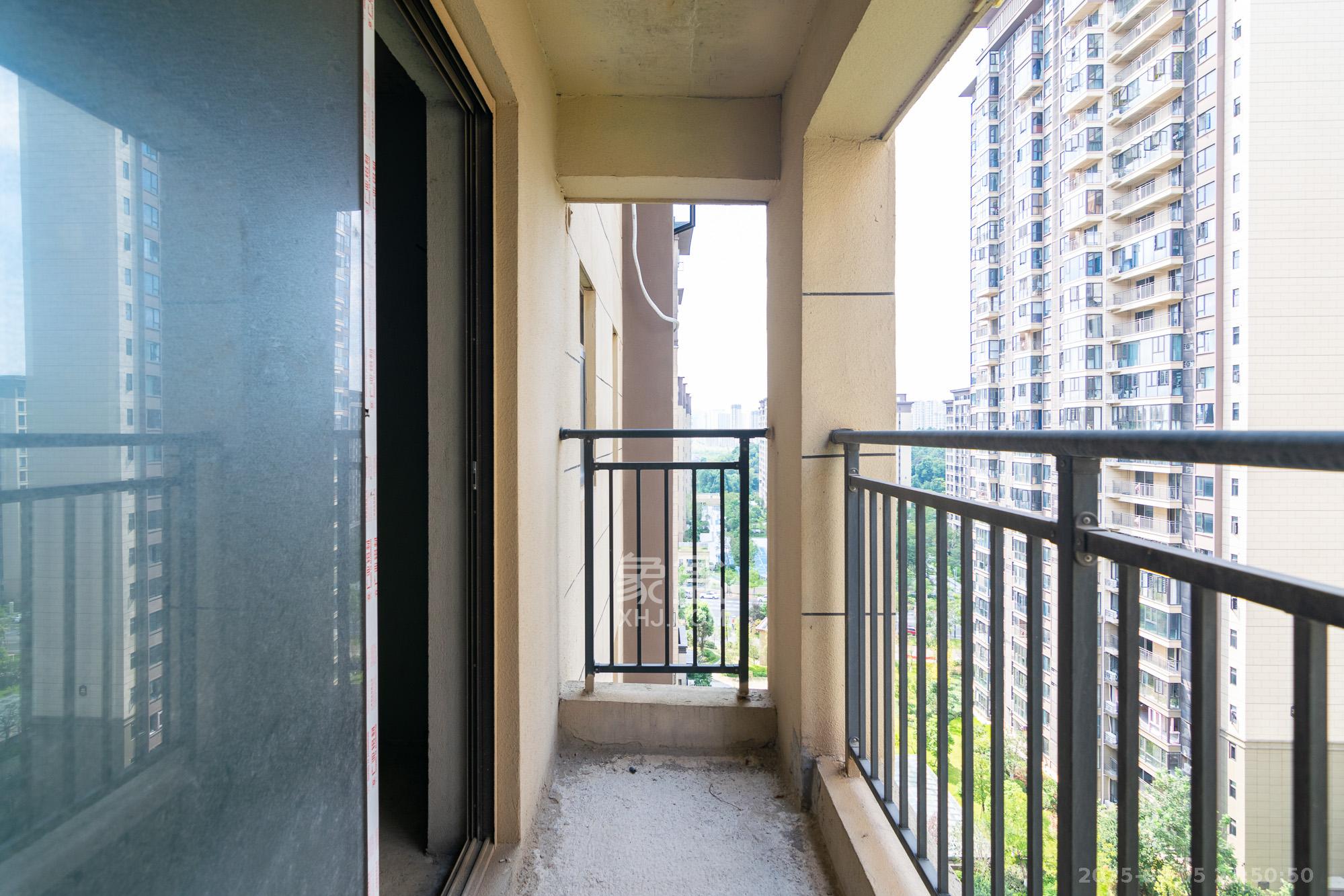 大汉汉府一期  4室2厅2卫    83.0万 大汉汉府一期  4室2厅2卫    83.0万阳台