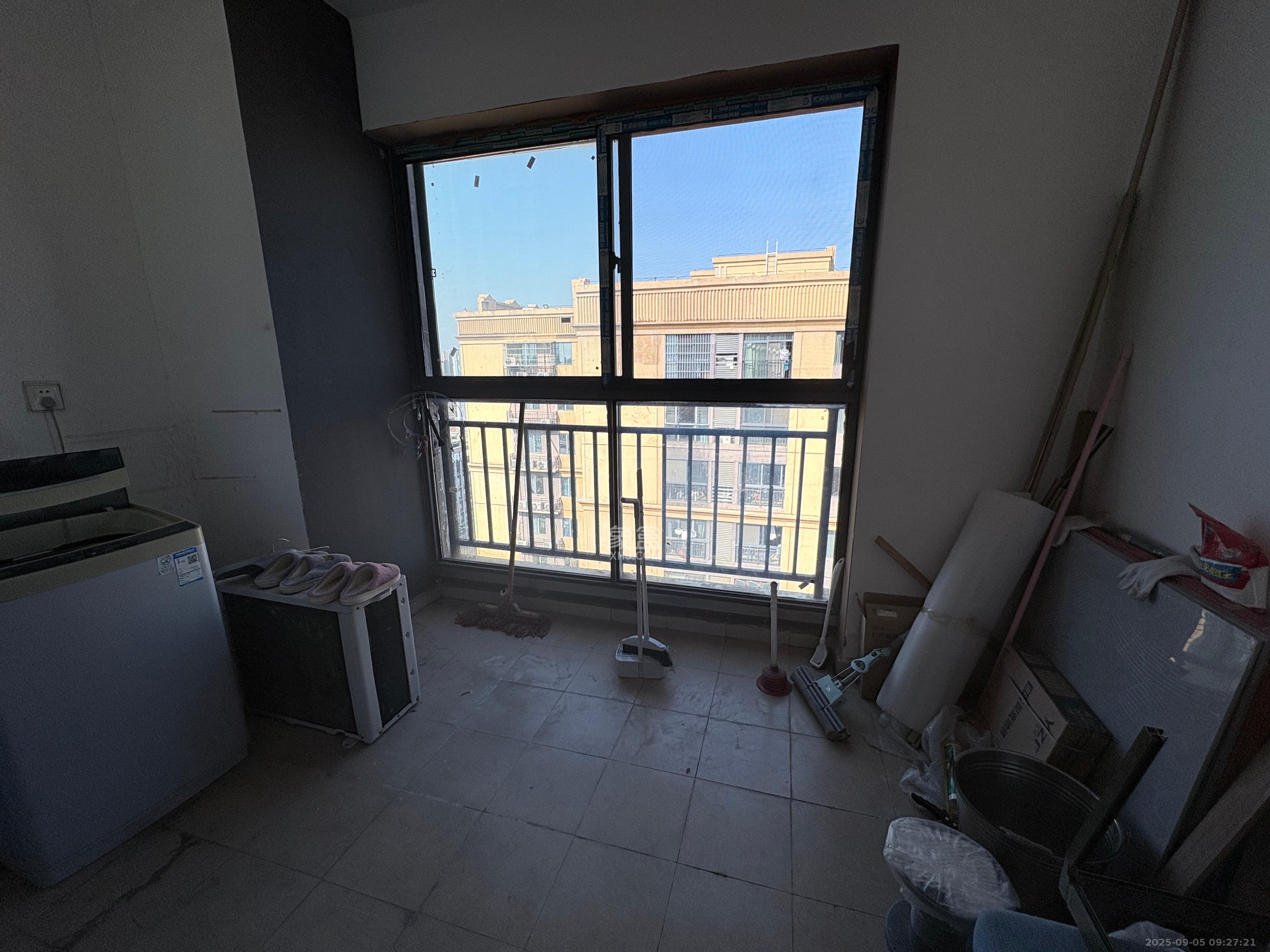 麓谷小镇  3室2厅1卫    1900.0元/月室内图