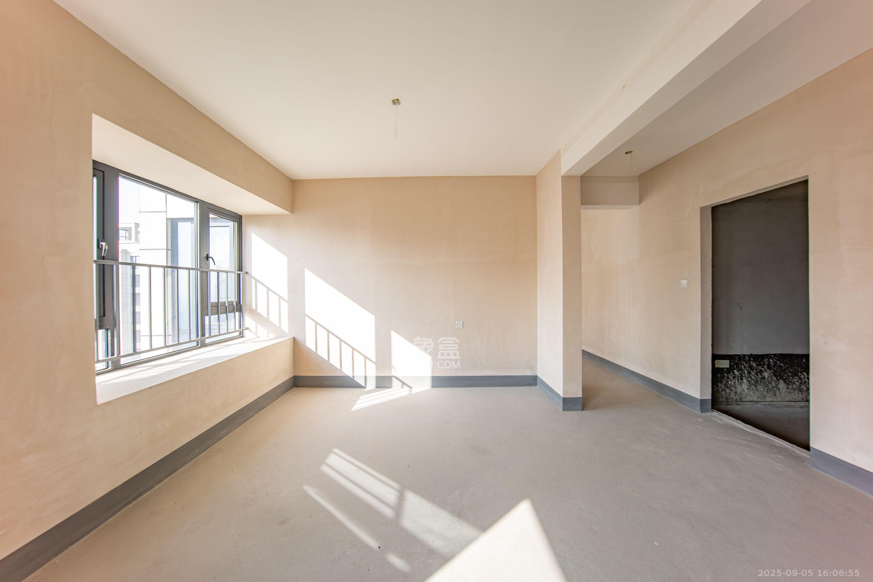 建投象山国际  4室2厅2卫   1500.00元/月室内图