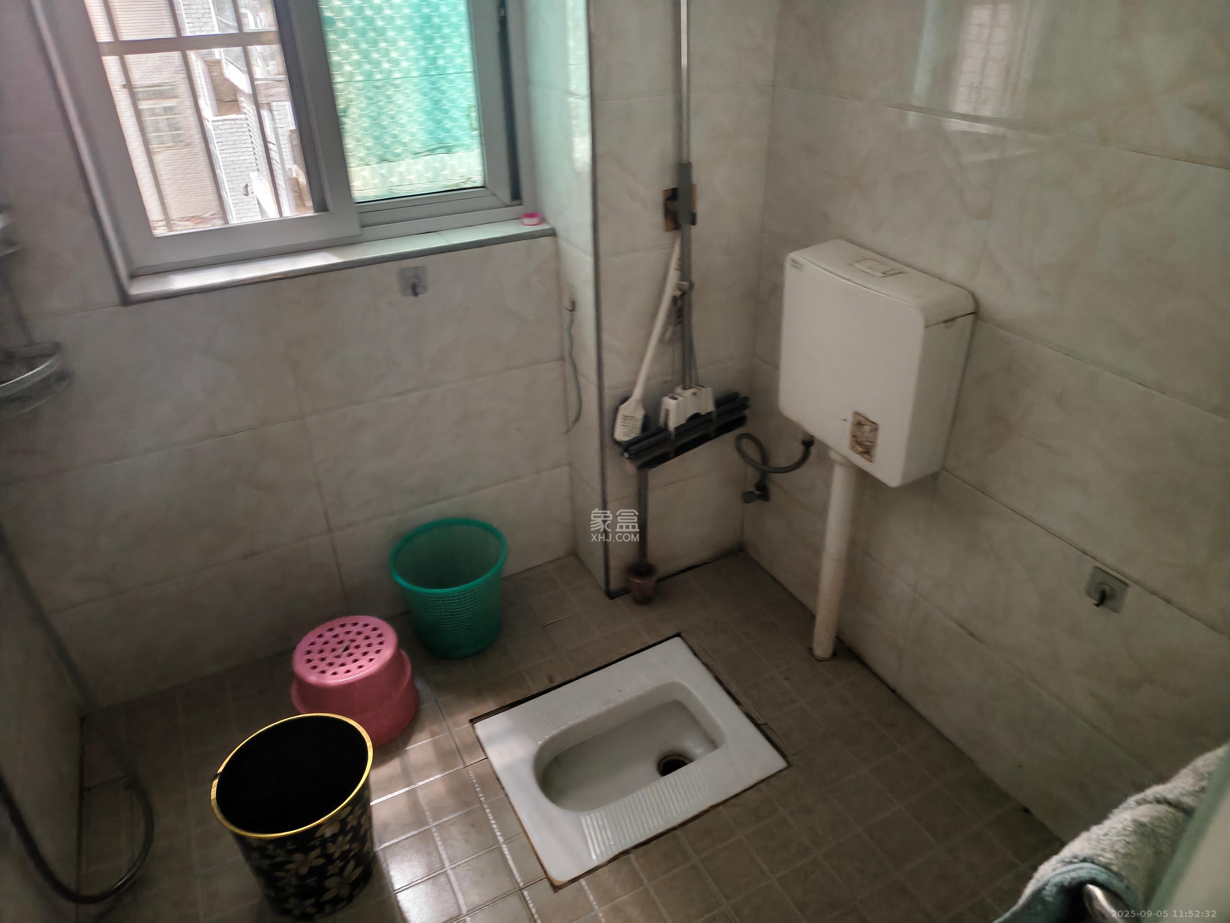 骑龙安置小区  2室1厅1卫    1900.0元/月室内图
