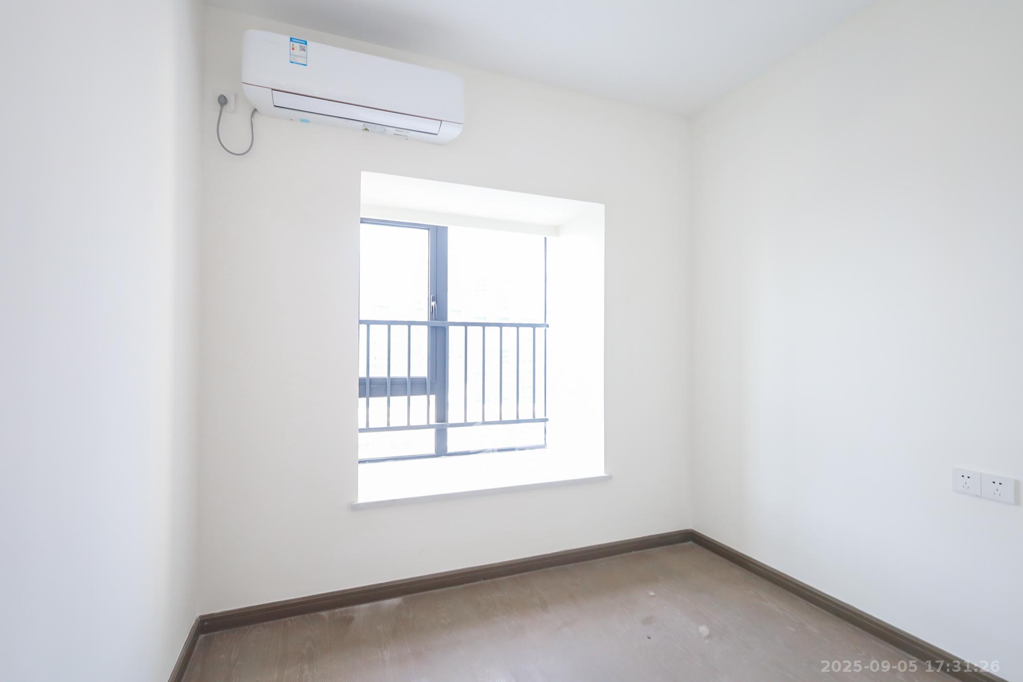 滨江府1913 4室2厅2卫 220.0万 滨江府1913 4室2厅2卫 220.0万卧室